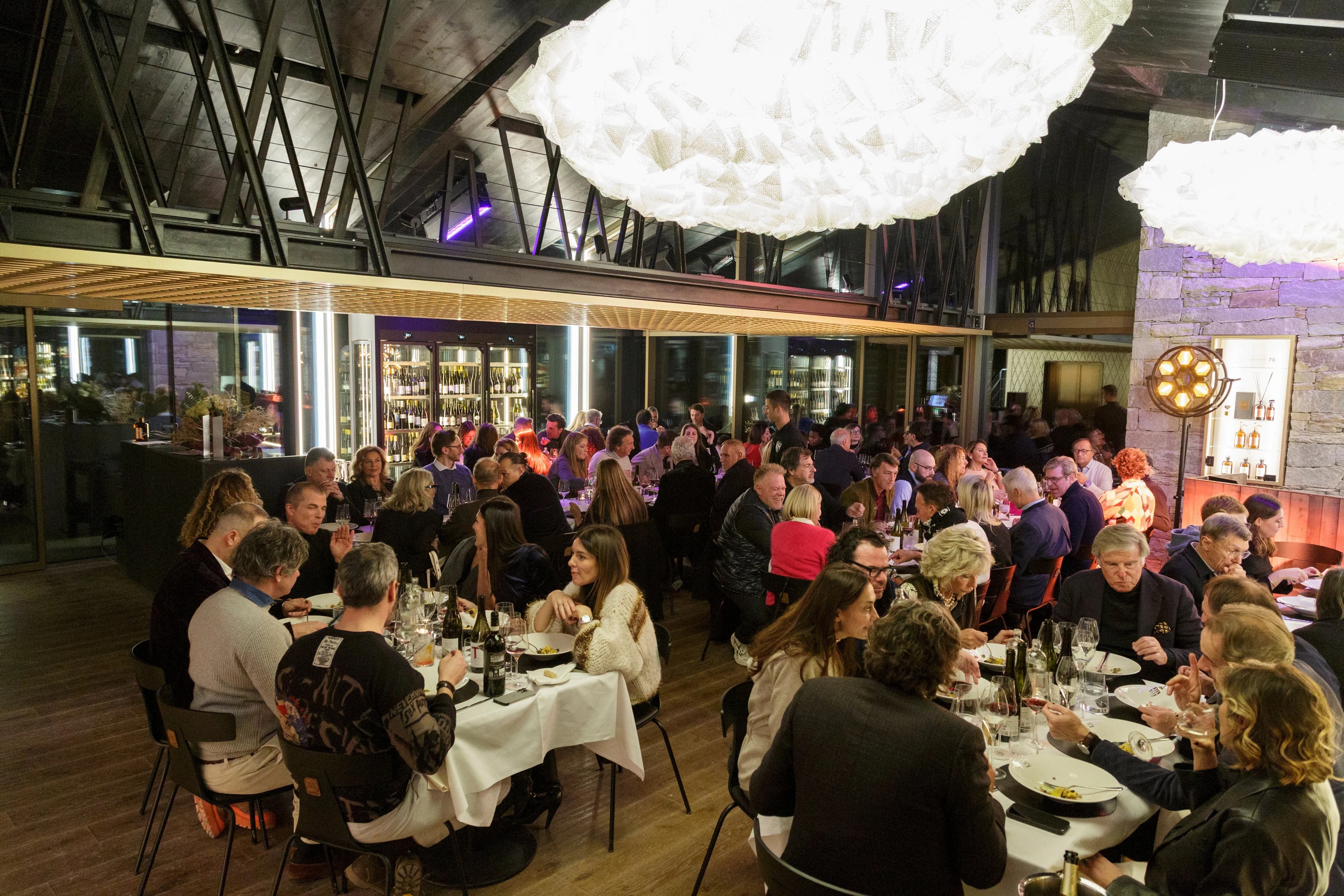 Cortina Fashion Weekend, inaugurato lo chalet Best Luxury Bag Wholesale‐Club Moritzino