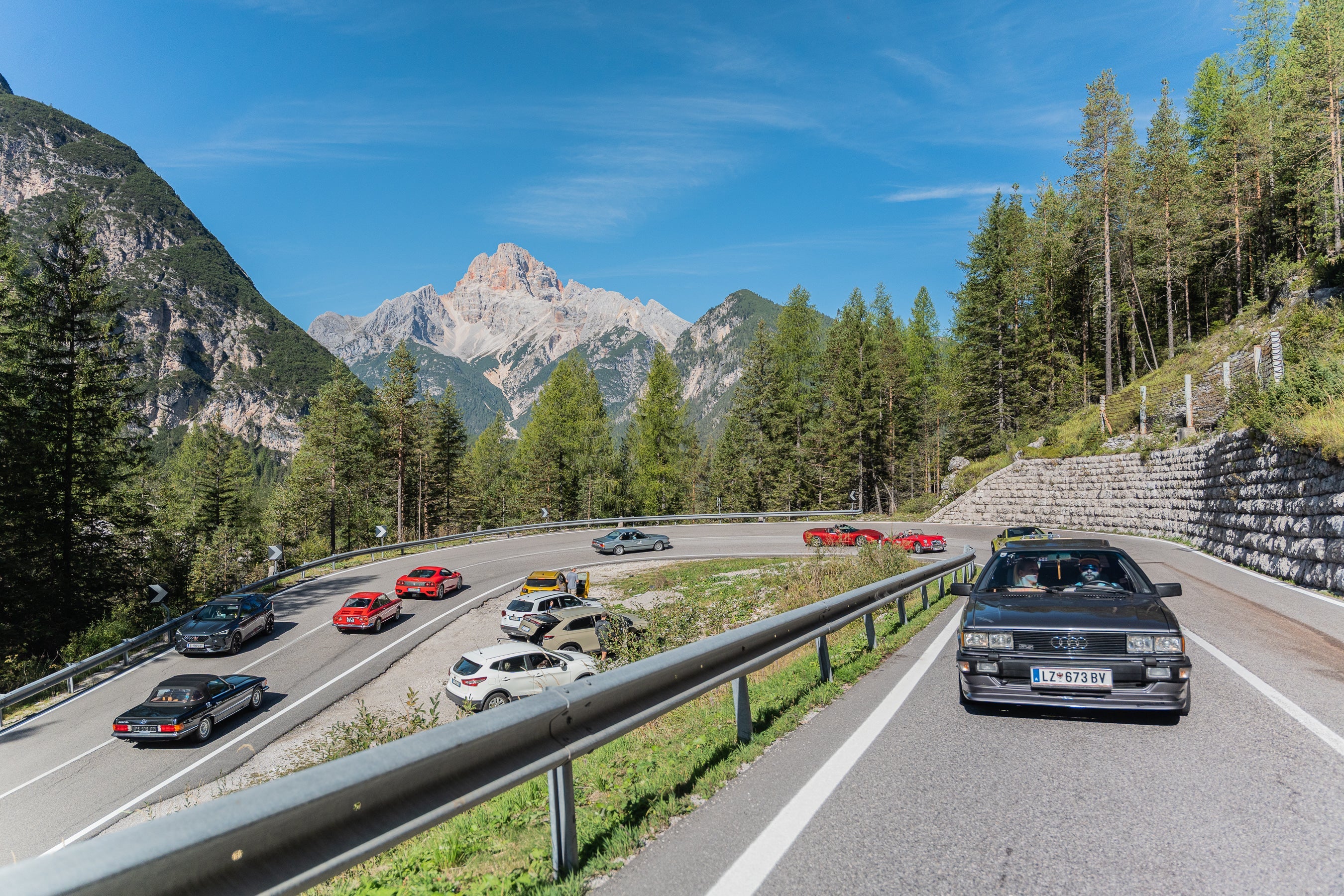 Auto e moto storiche sulle Dolomiti Caccia alle tracce delle Olimpiadi 2026