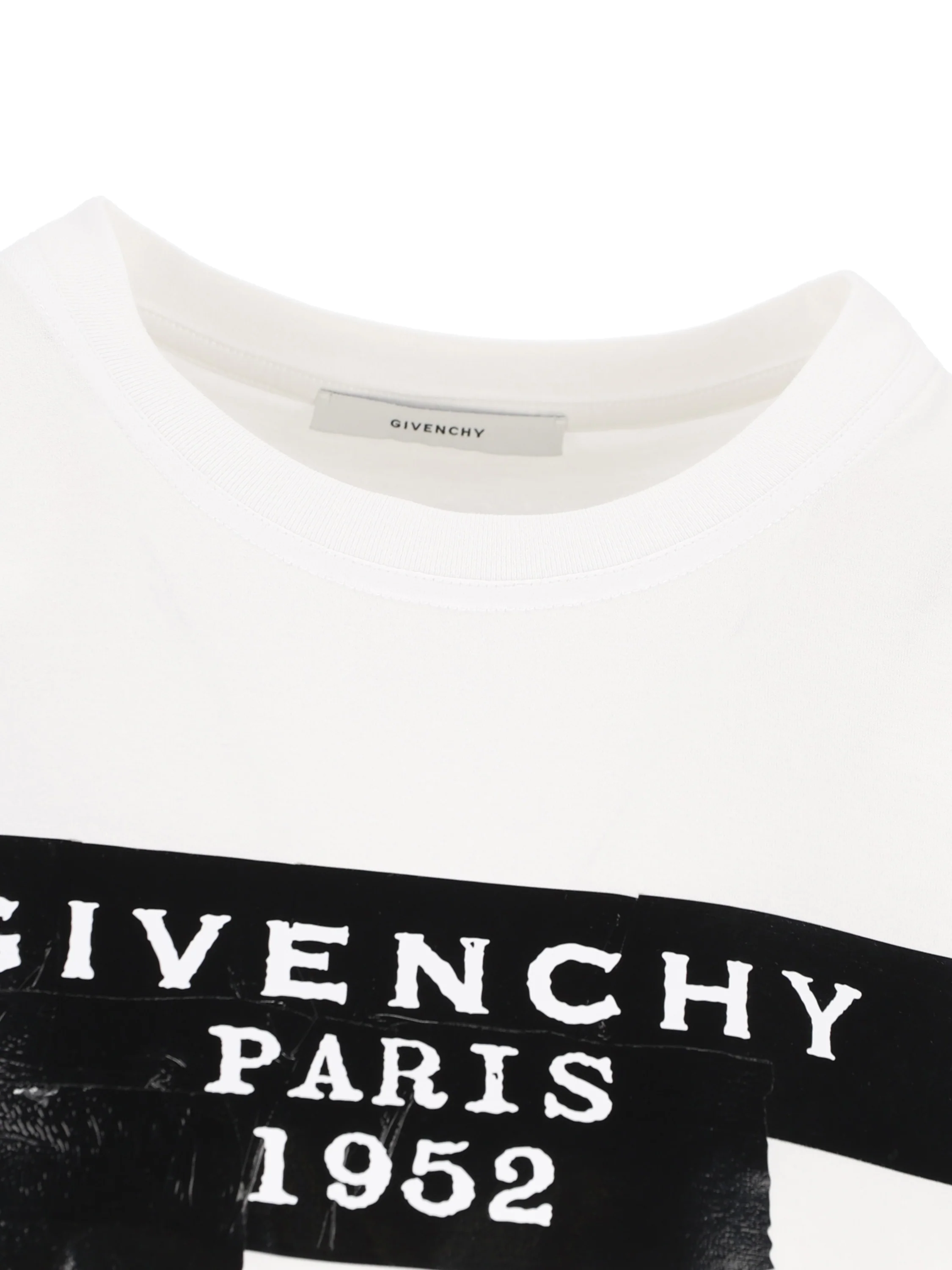 T-Shirt realizzata in cotone. BW70FJP78U 100 GIVENCHY 