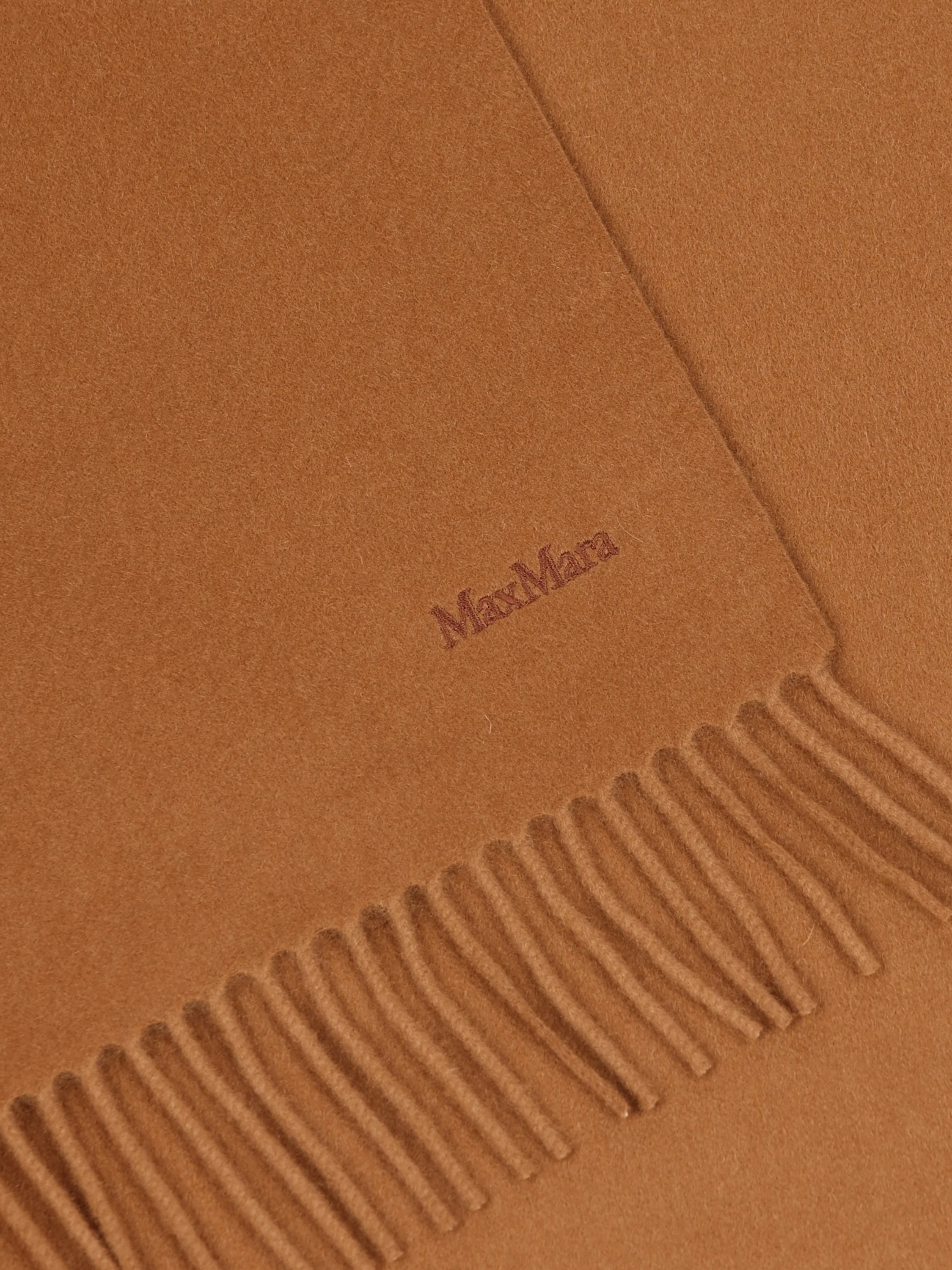 Sciarpa realizzata in cashmere. 2524546332600 009 MAX MARA