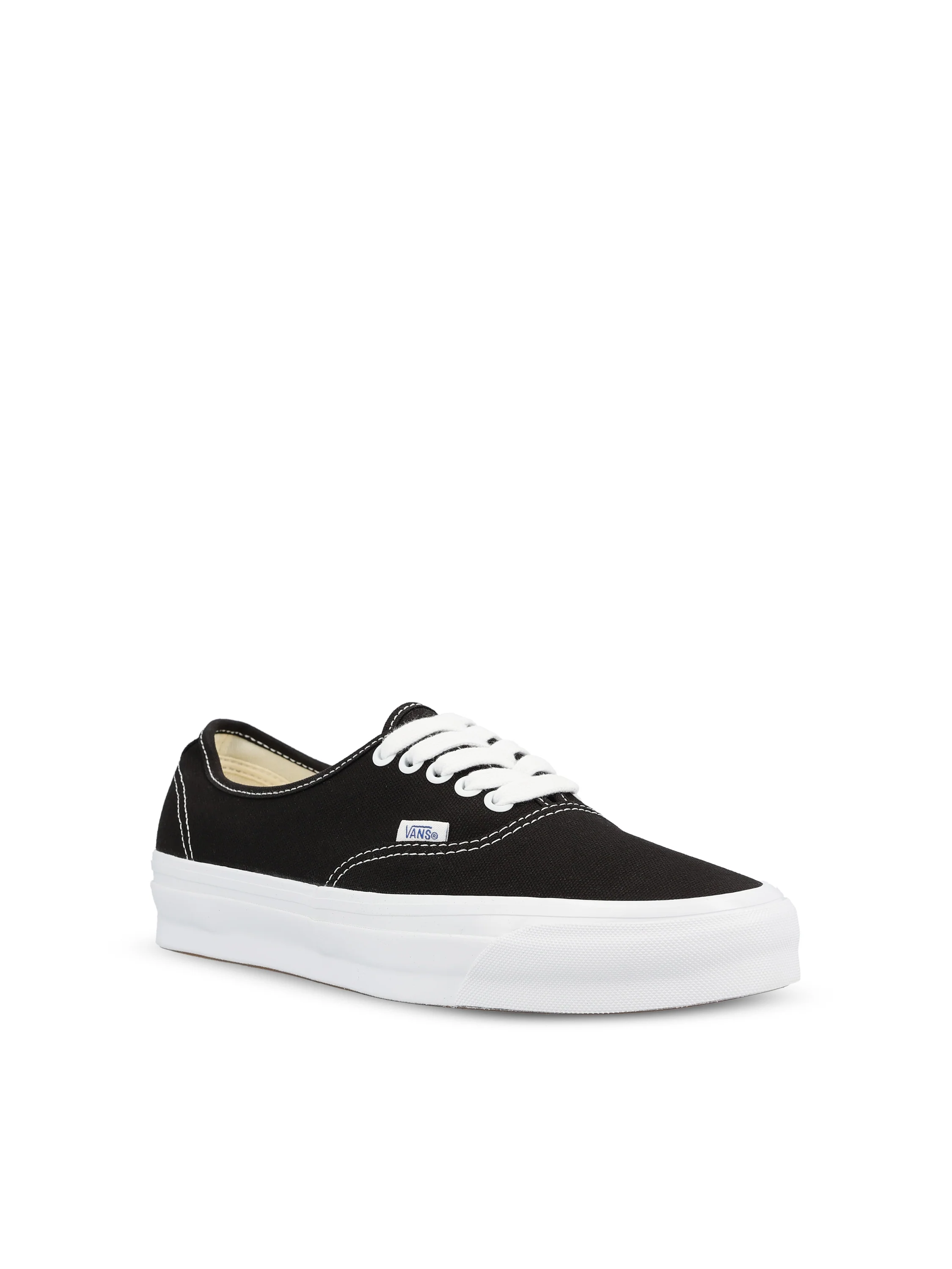 Sneakers realizzate in tela. VN000CQABA21 VANS