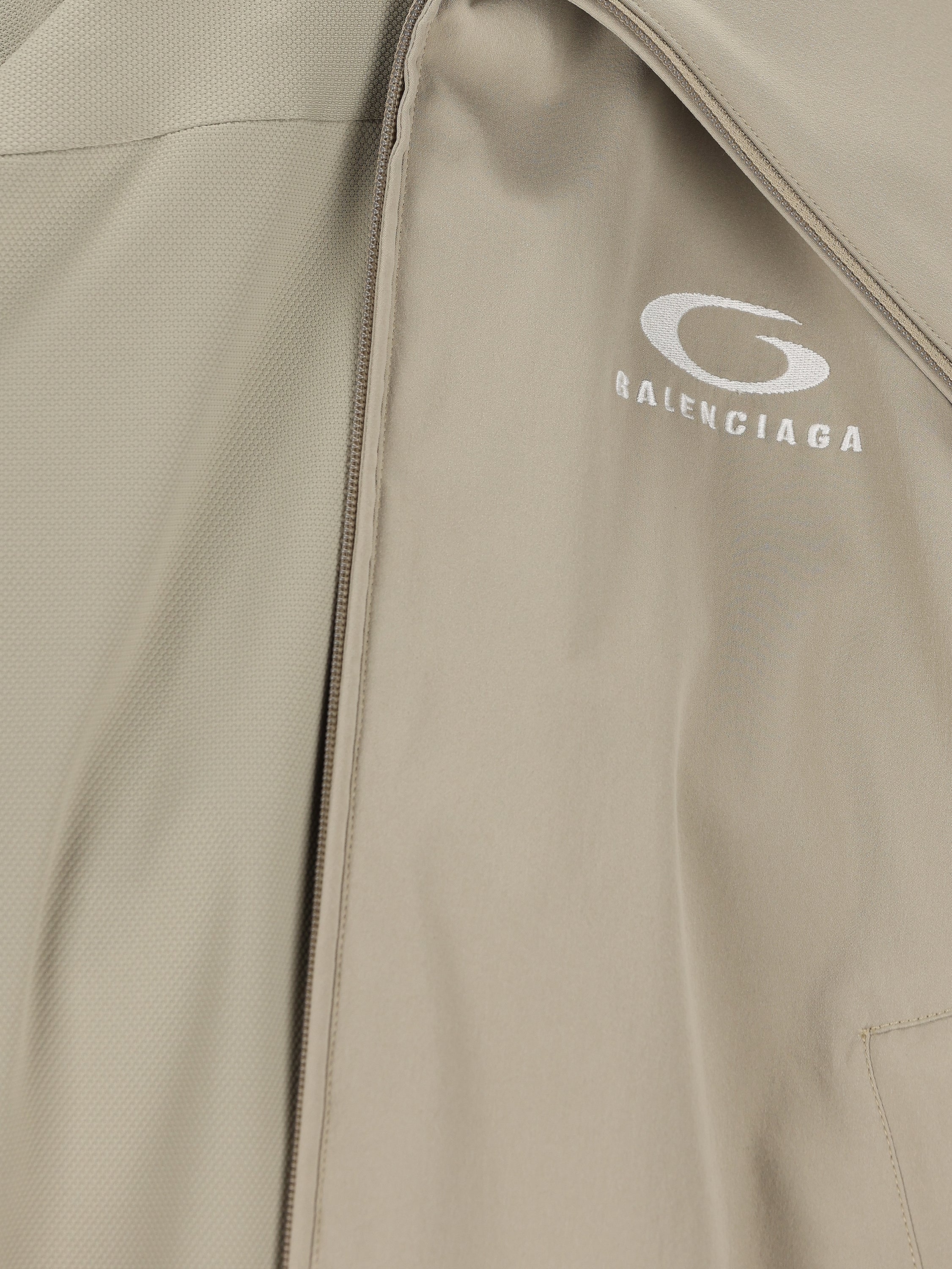 Giacca realizzata in poliestere. 857673 TRO319577 BALENCIAGA 