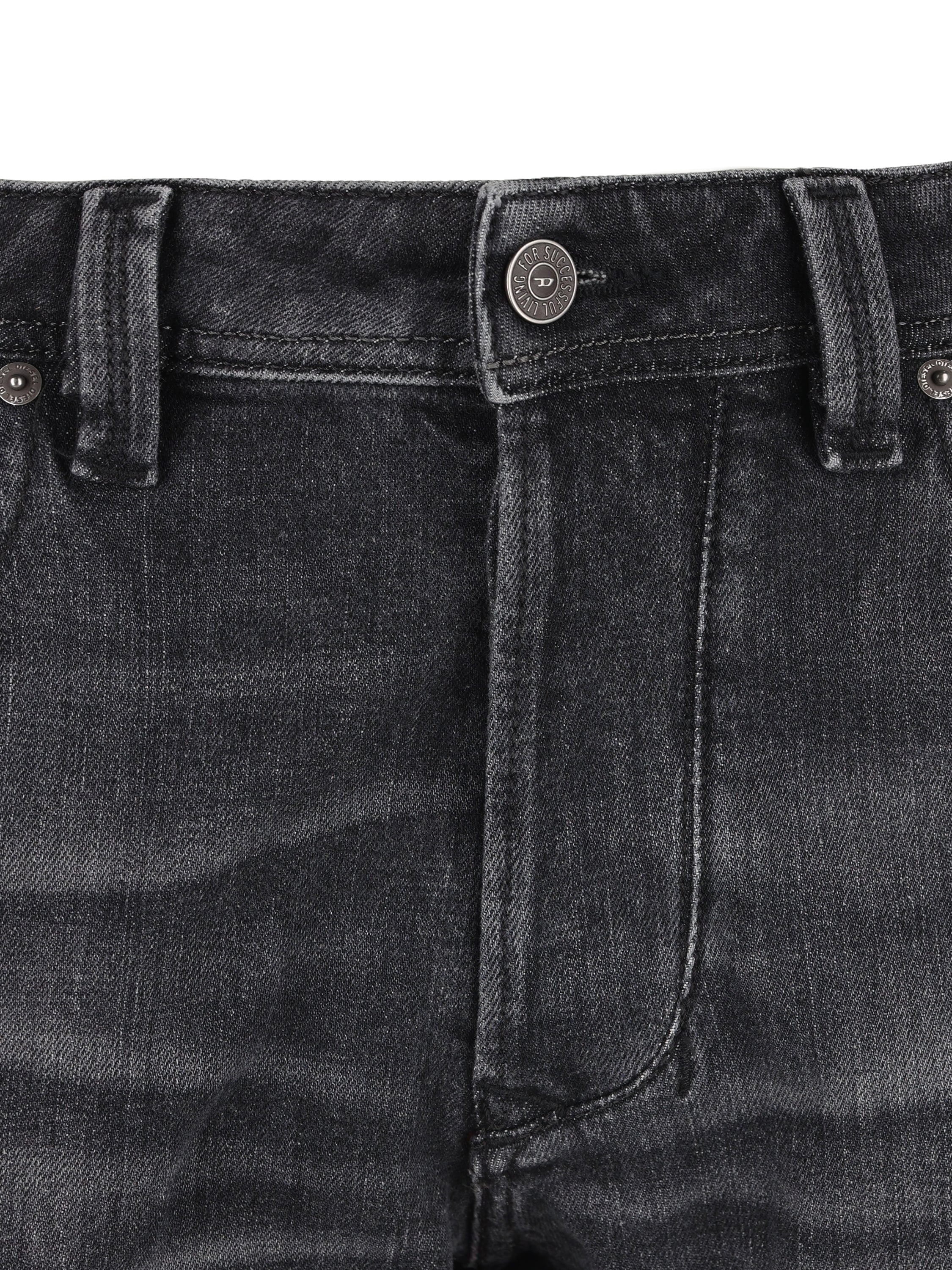 Jeans realizzati in cotone. 00C06Q 09N4902 DIESEL 