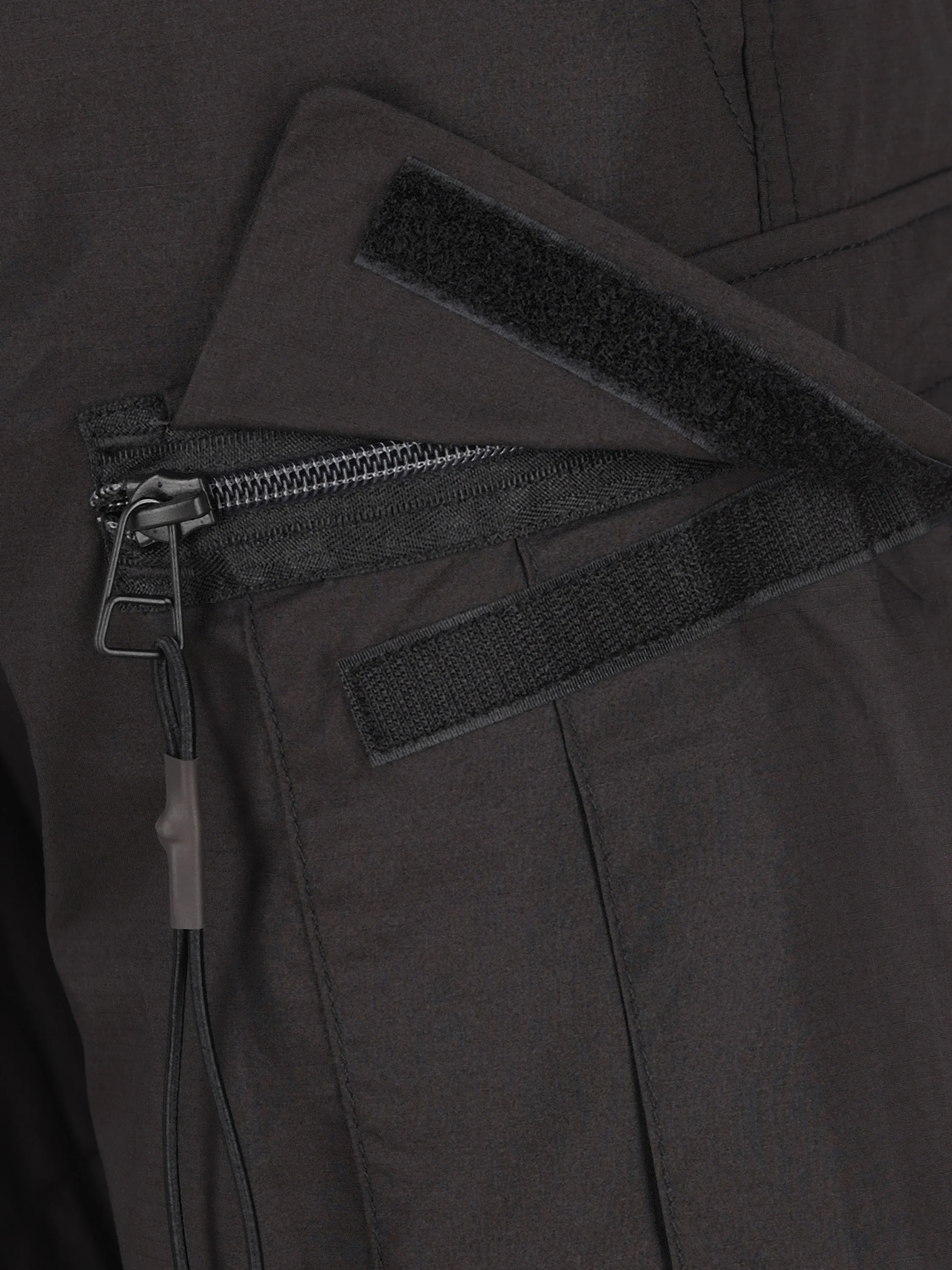 Pantaloni realizzati in cotone. D23677-D308 648 G-STAR 