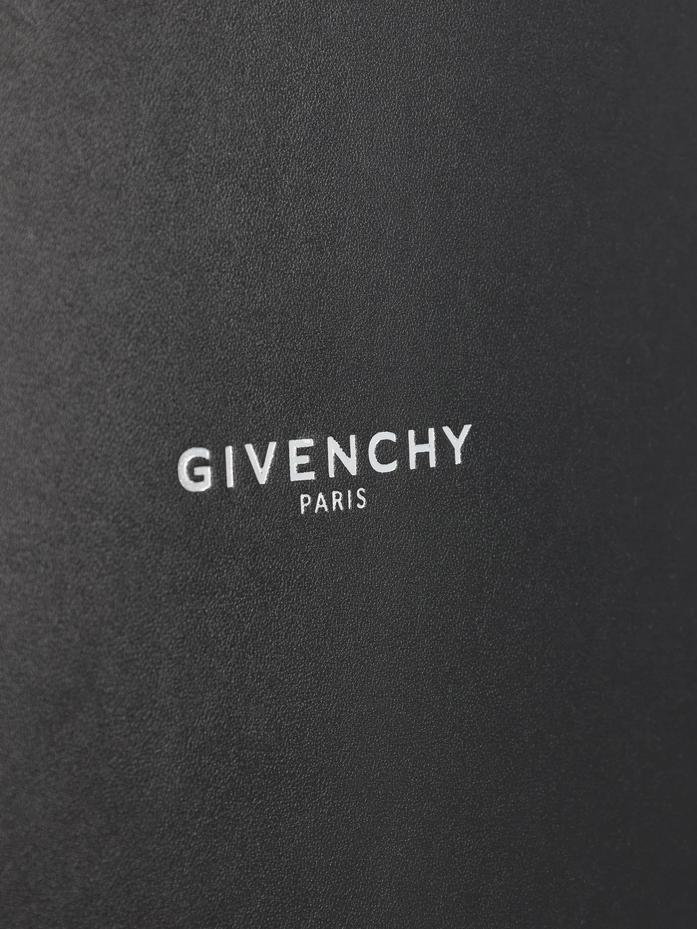 Pochette realizzata in pelle. BK60FXK21L 001 GIVENCHY