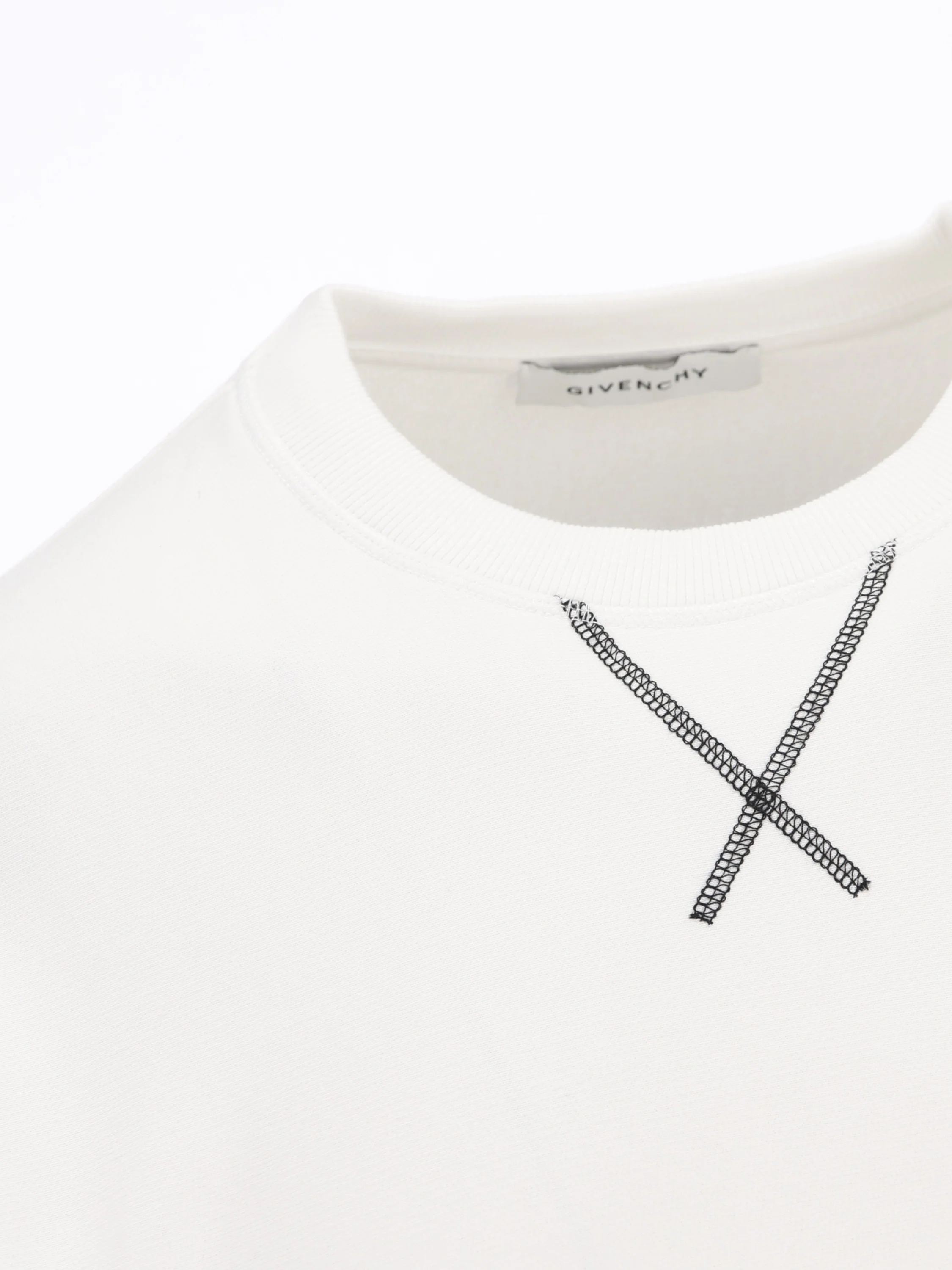 Felpa realizzata in cotone. BMJ0P63YS1 100 GIVENCHY 