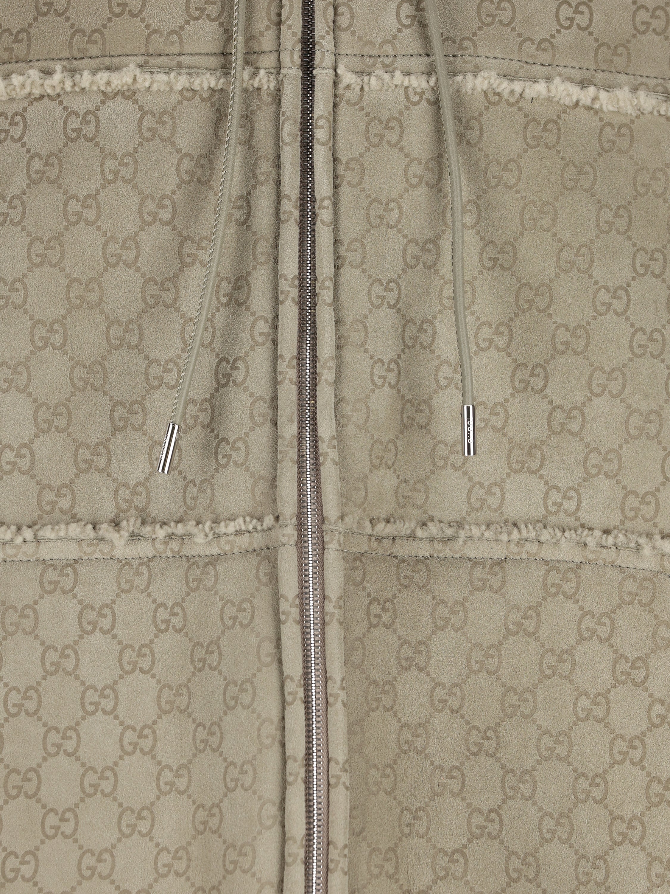 Felpa realizzata in pelliccia di agnello. 853271 XSAID2139 GUCCI 