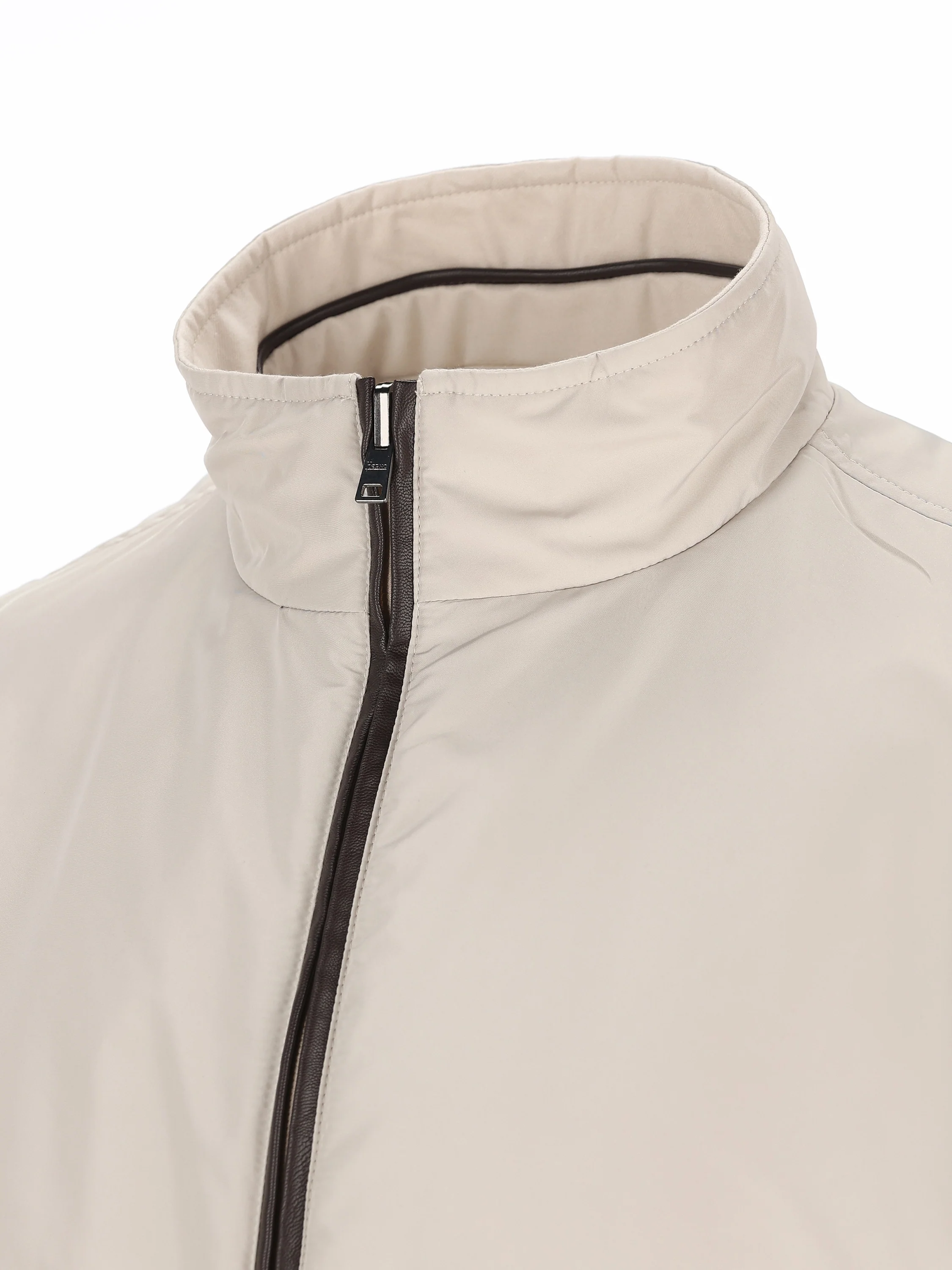 Giacca realizzata in cashmere e seta. GI000594U 381271985 HERNO 