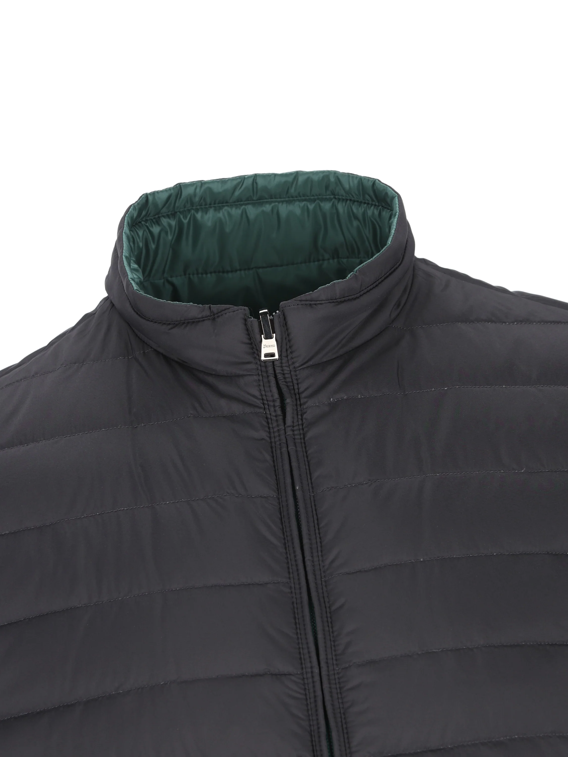 Gilet reversibile realizzato in poliammide. PI001320U 12020Z7892 HERNO