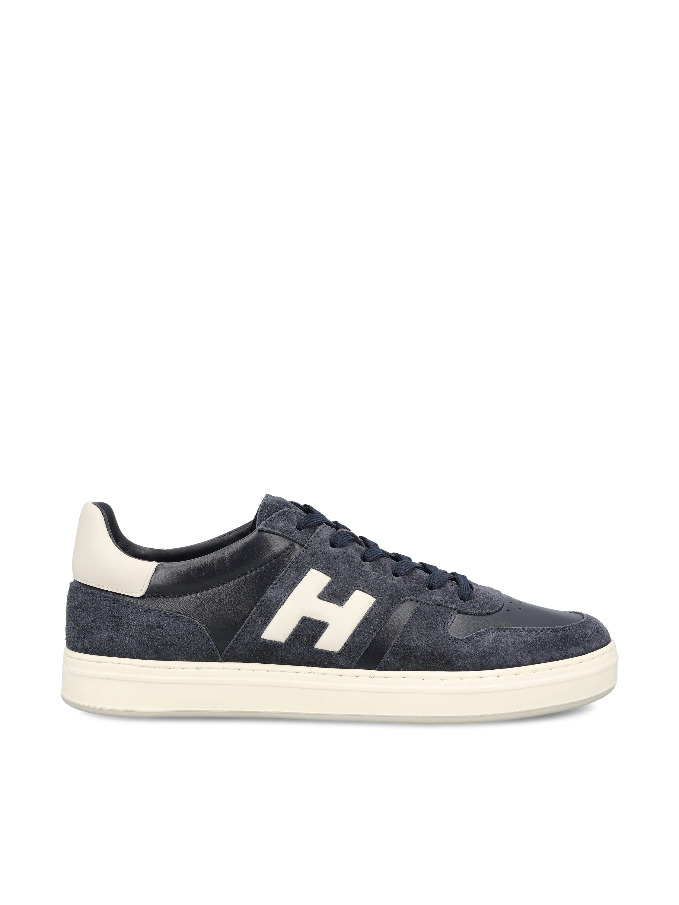 Sneakers realizzate in pelle scamosciata. HXM6680FZ00UHC 01VU HOGAN 