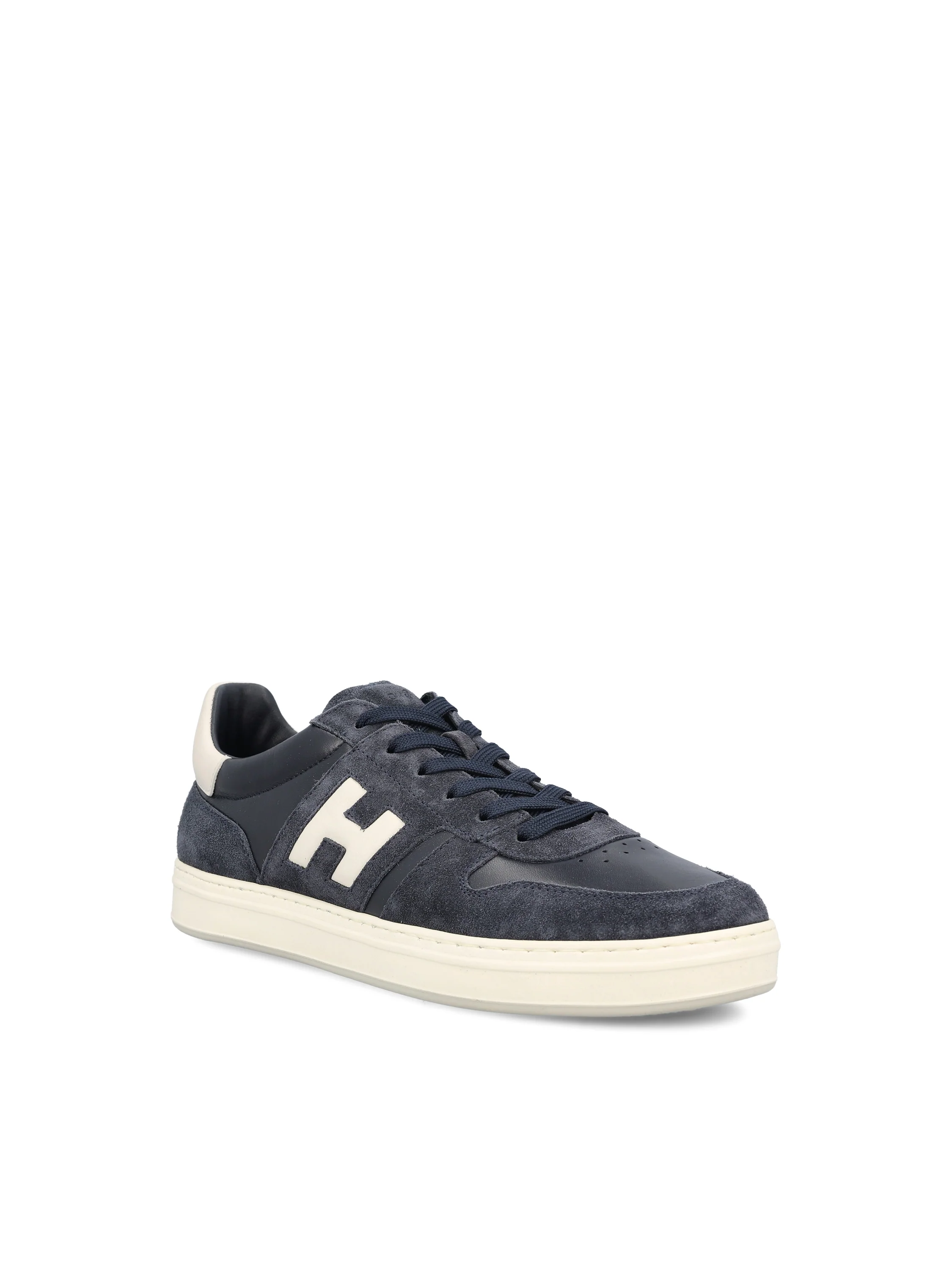 Sneakers realizzate in pelle scamosciata. HXM6680FZ00UHC 01VU HOGAN