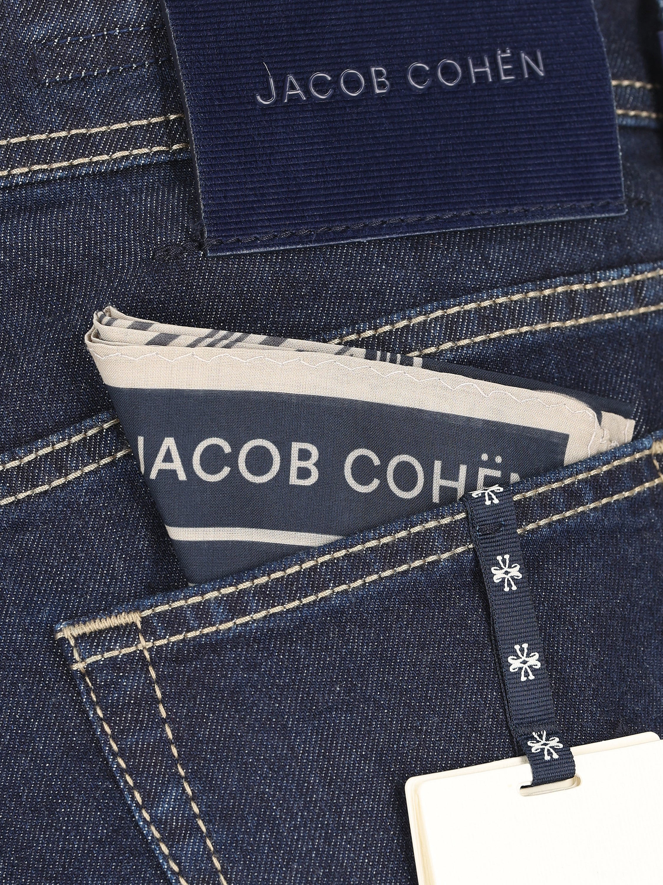 Pantaloni realizzati in cotone. QM004073 S4324R1100D JACOB COHËN 
