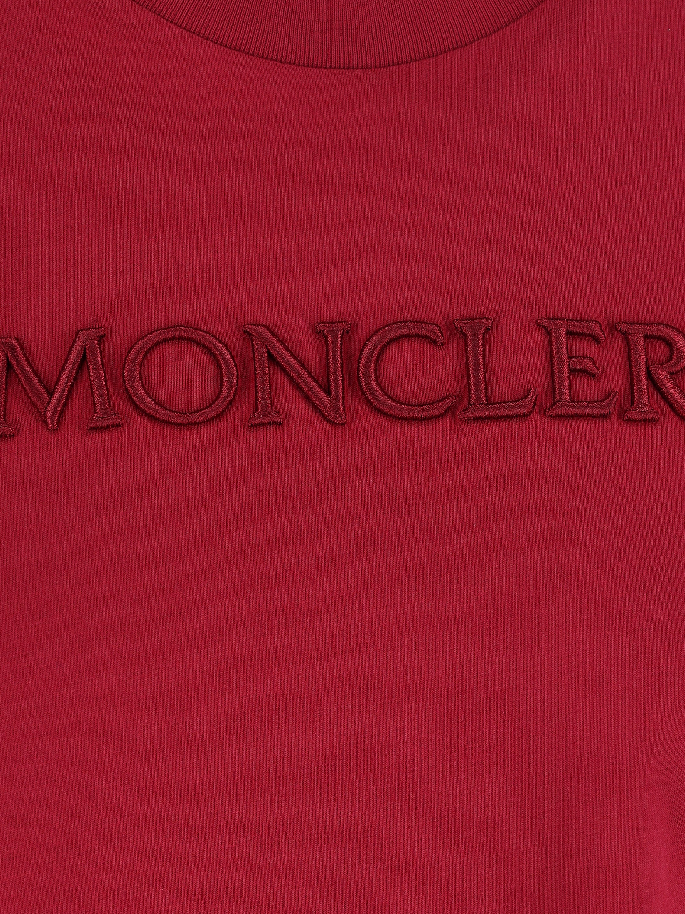 T-Shirt realizzata in cotone. W8C00021 89AUO438 MONCLER 