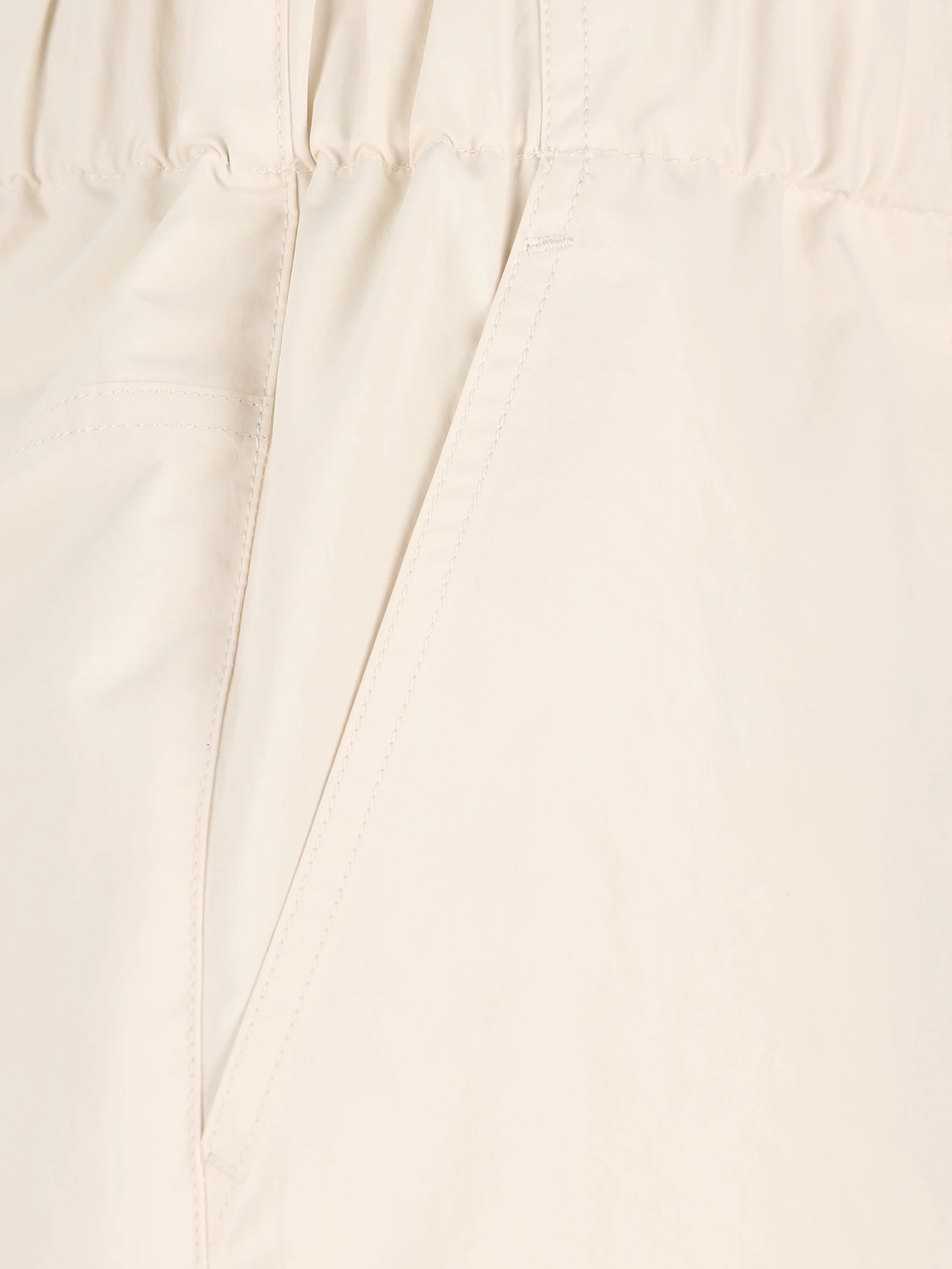 Shorts realizzati in poliestere. W2B00005 597SL050 MONCLER GRENOBLE