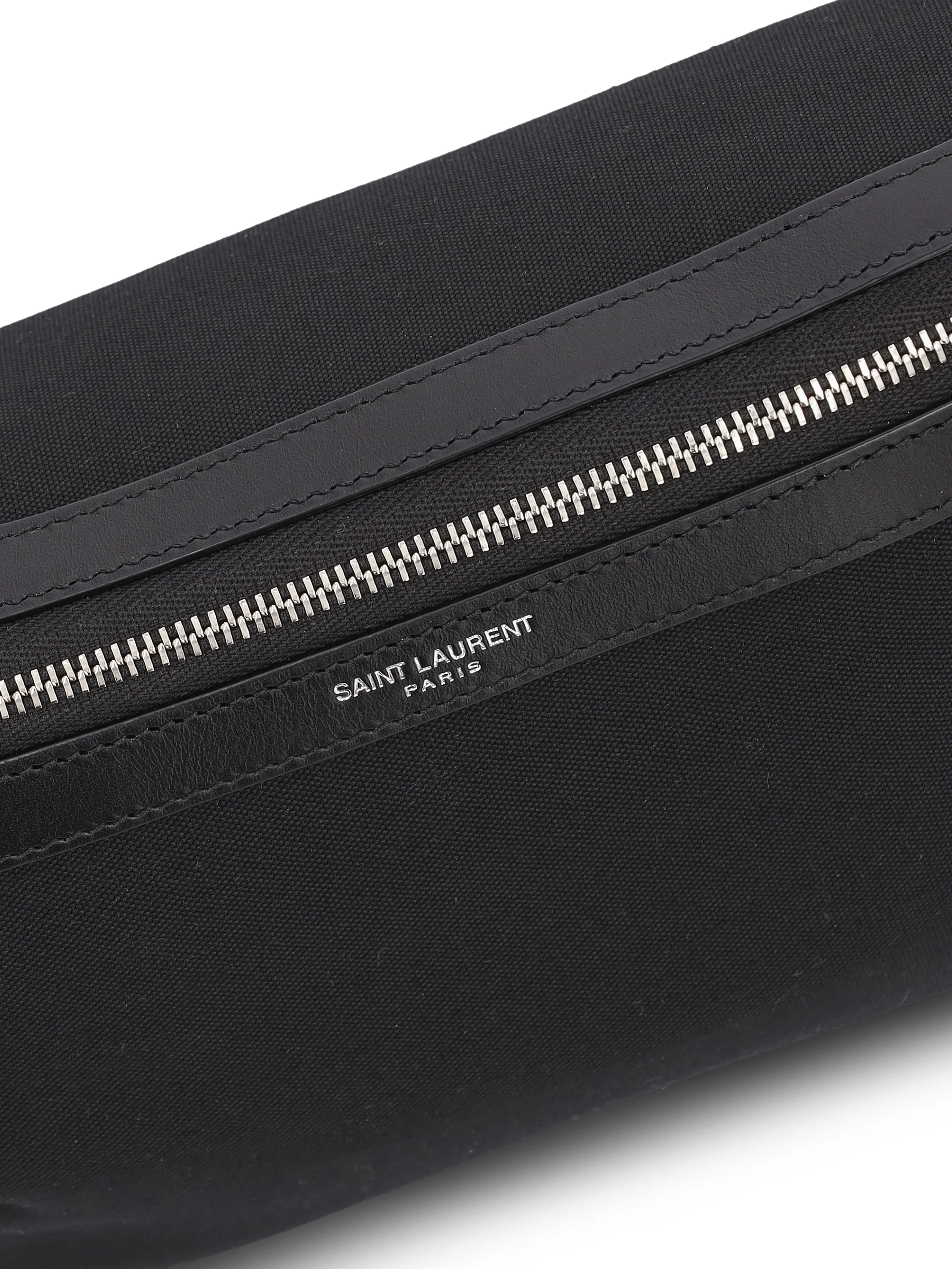Marsupio realizzato in poliammide. 557831 FAE941000 SAINT LAURENT 