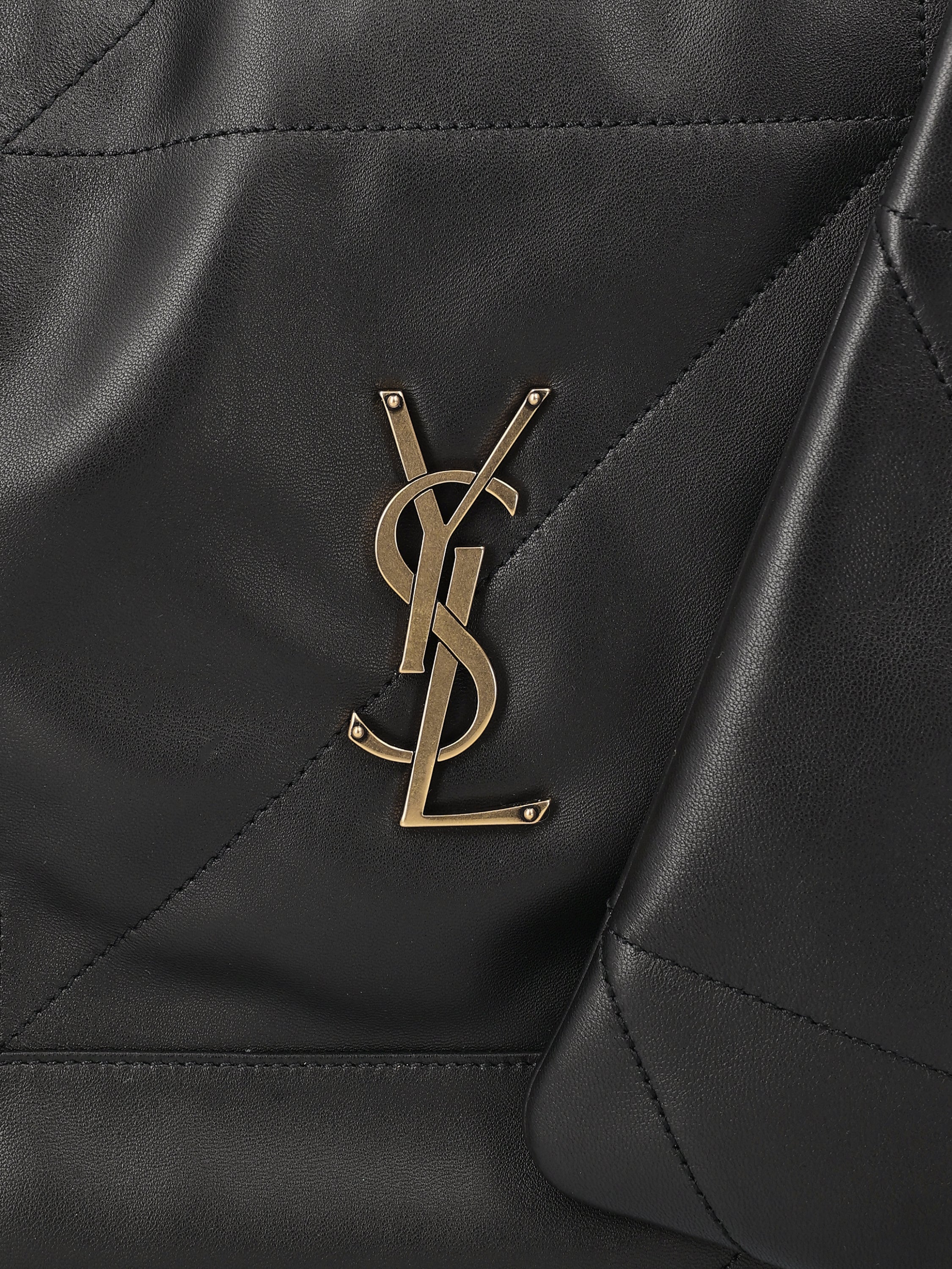 Borsa realizzata in pelle di agnello. 828350 AAB321000 SAINT LAURENT 