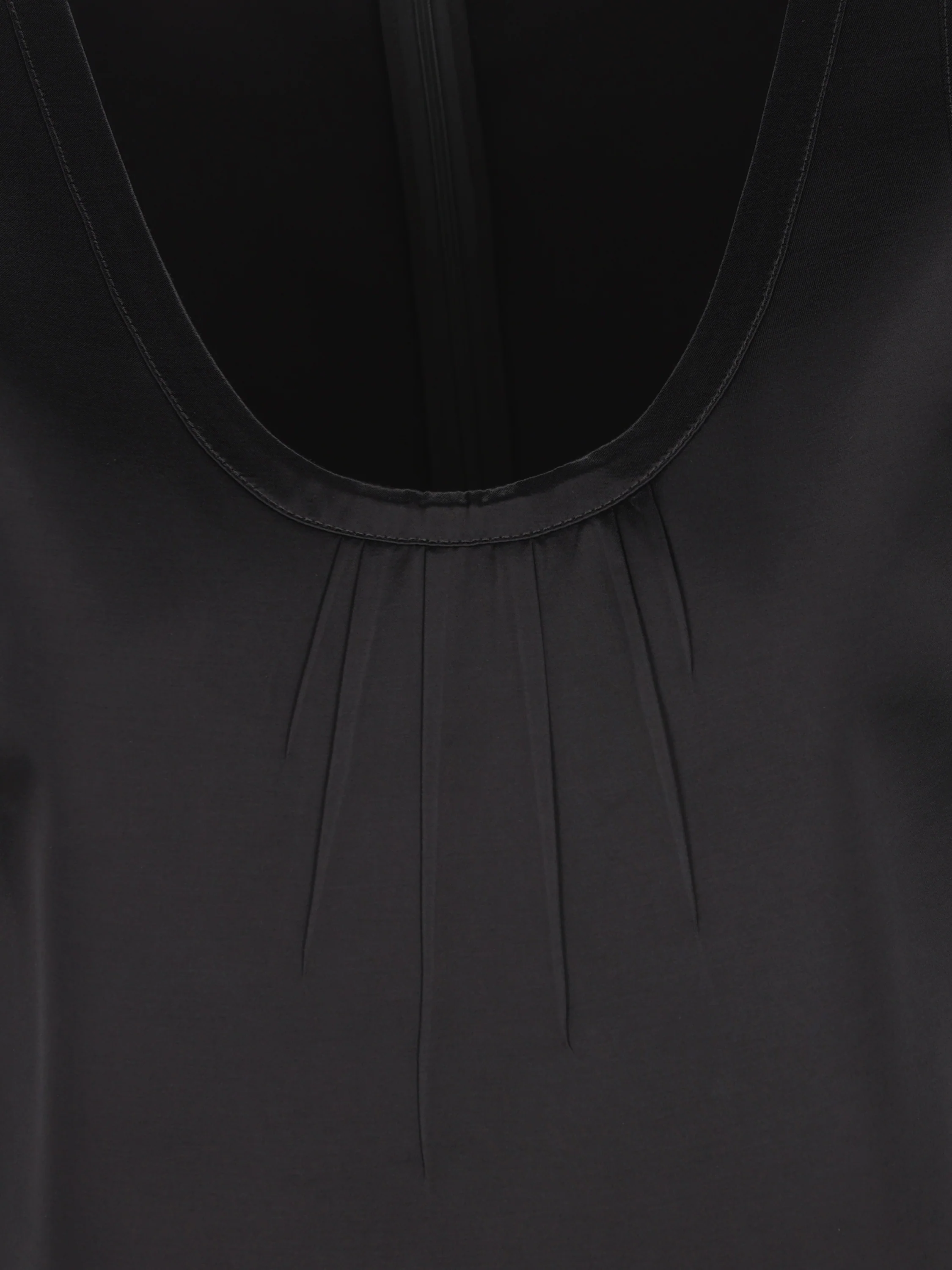 Top realizzato in viscosa. 863984 Y1K441000 SAINT LAURENT 