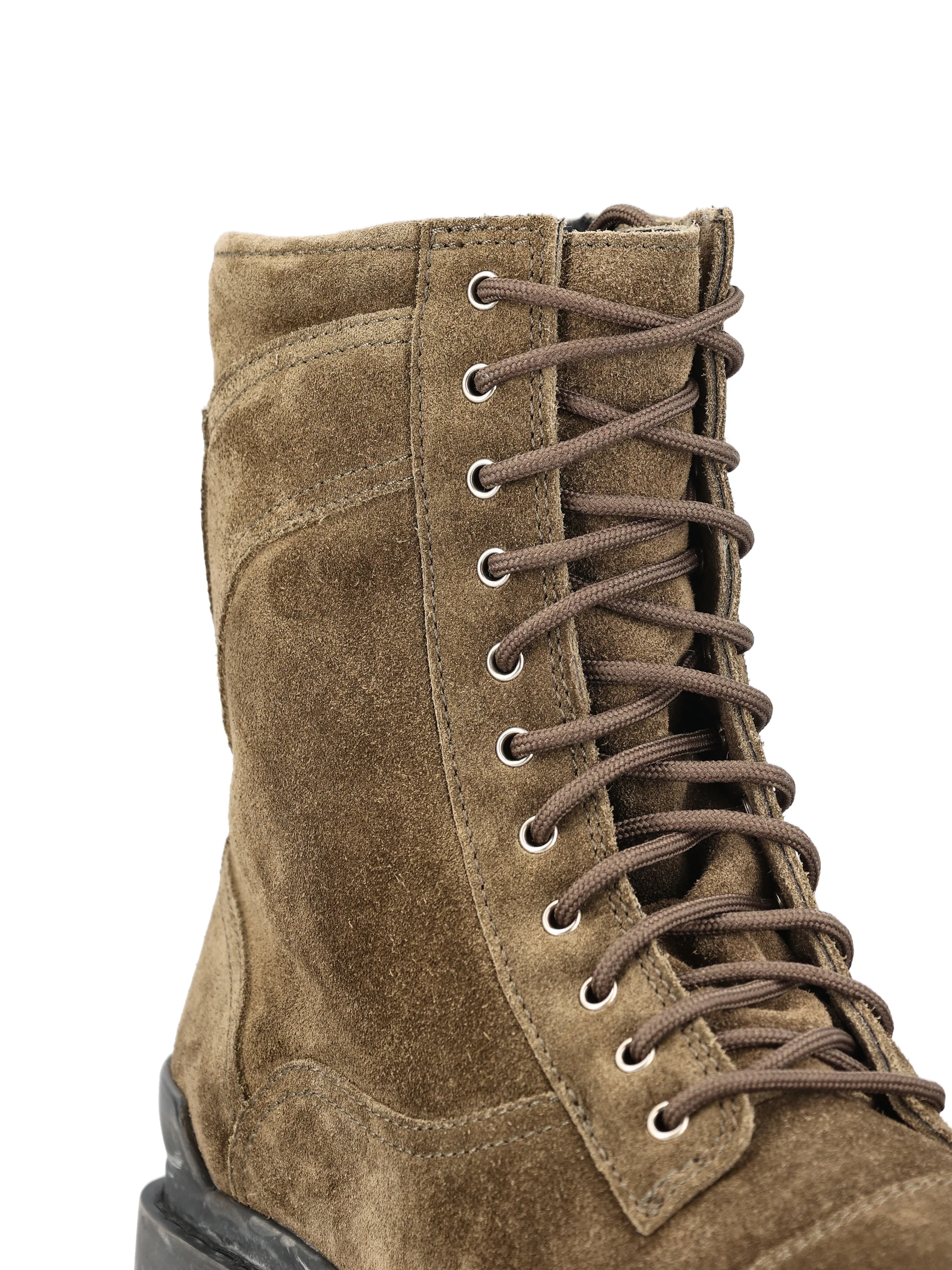 Stivale realizzato in pelle di vitello. 873536 WCB433281 BALENCIAGA