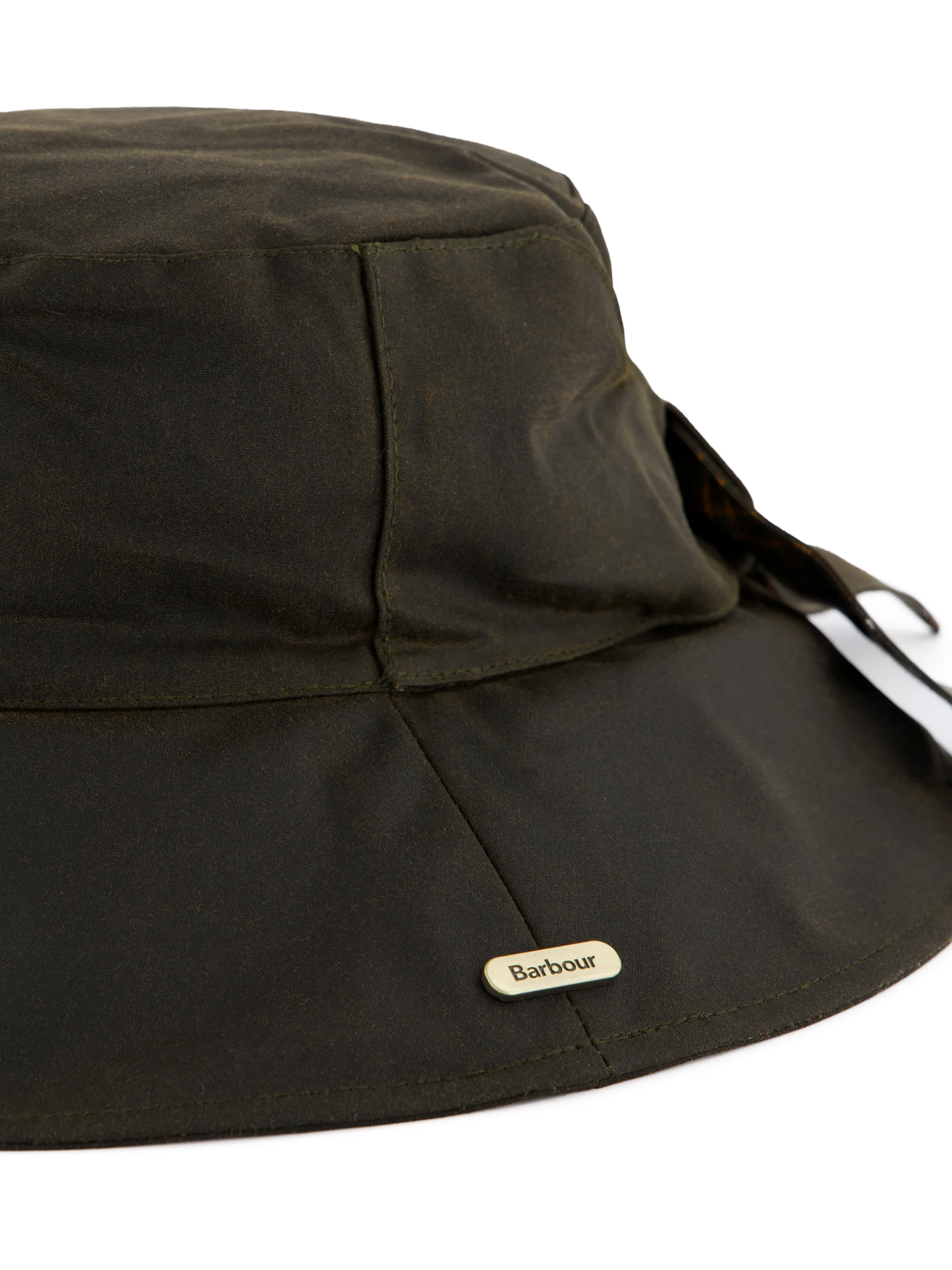 Cappellino realizzato in cotone cerato. LHA0394 LHAOL72 BARBOUR 