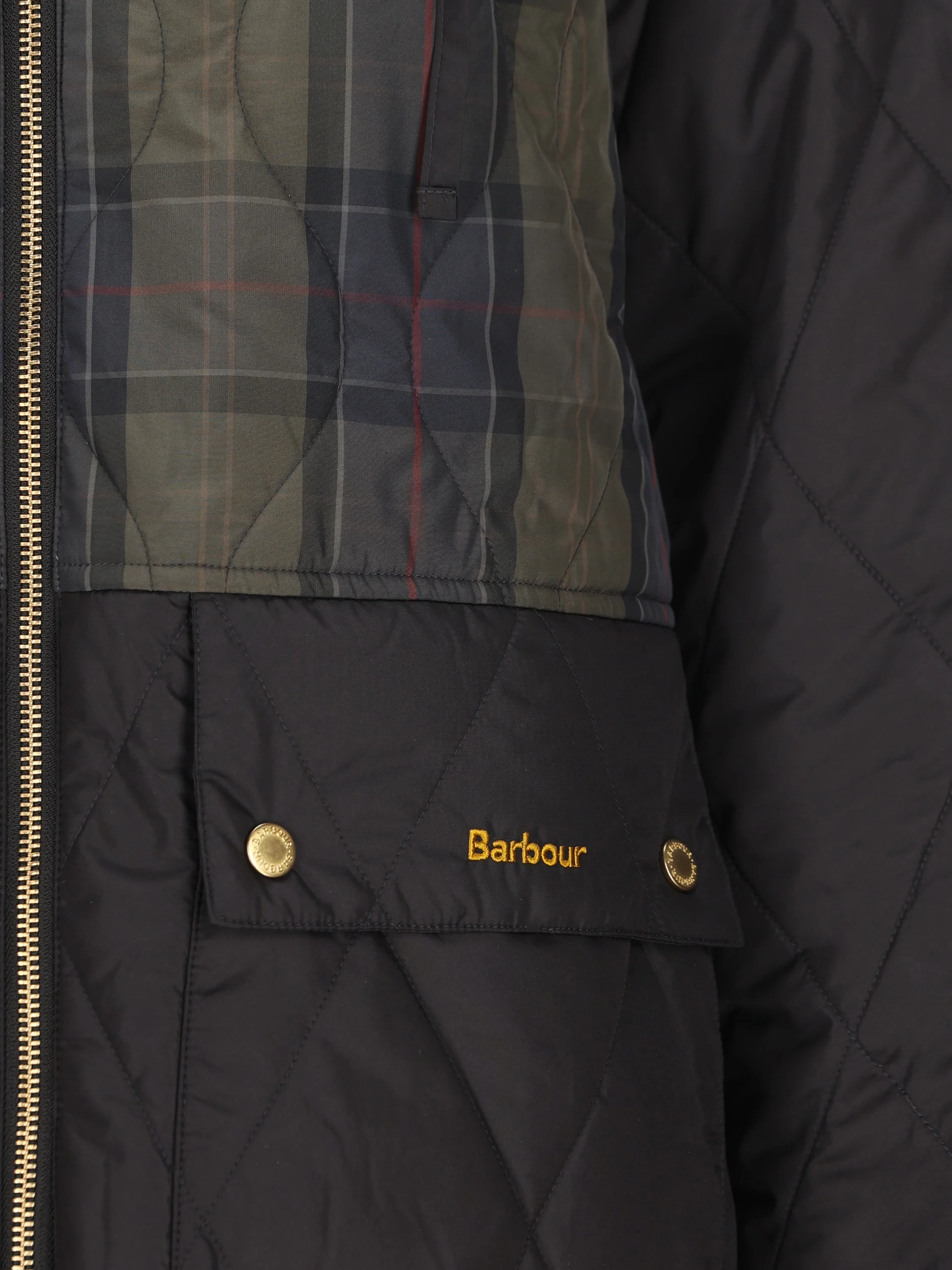 Giacca realizzata in poliestere riciclato. LQU1951 LQUBK11 BARBOUR