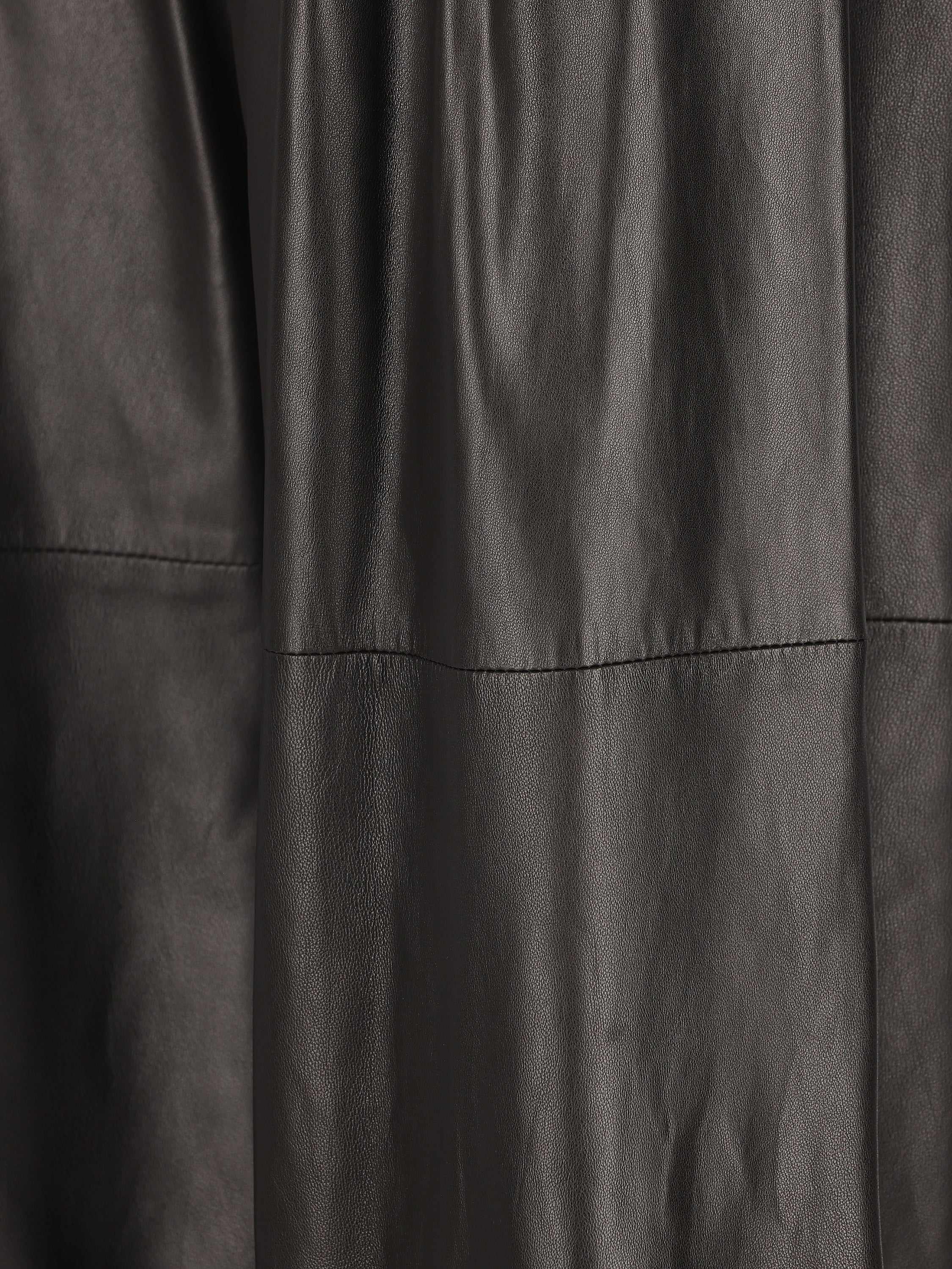 Pantalone realizzato in pelle. M0BURP9362 C101 BRUNELLO CUCINELLI 