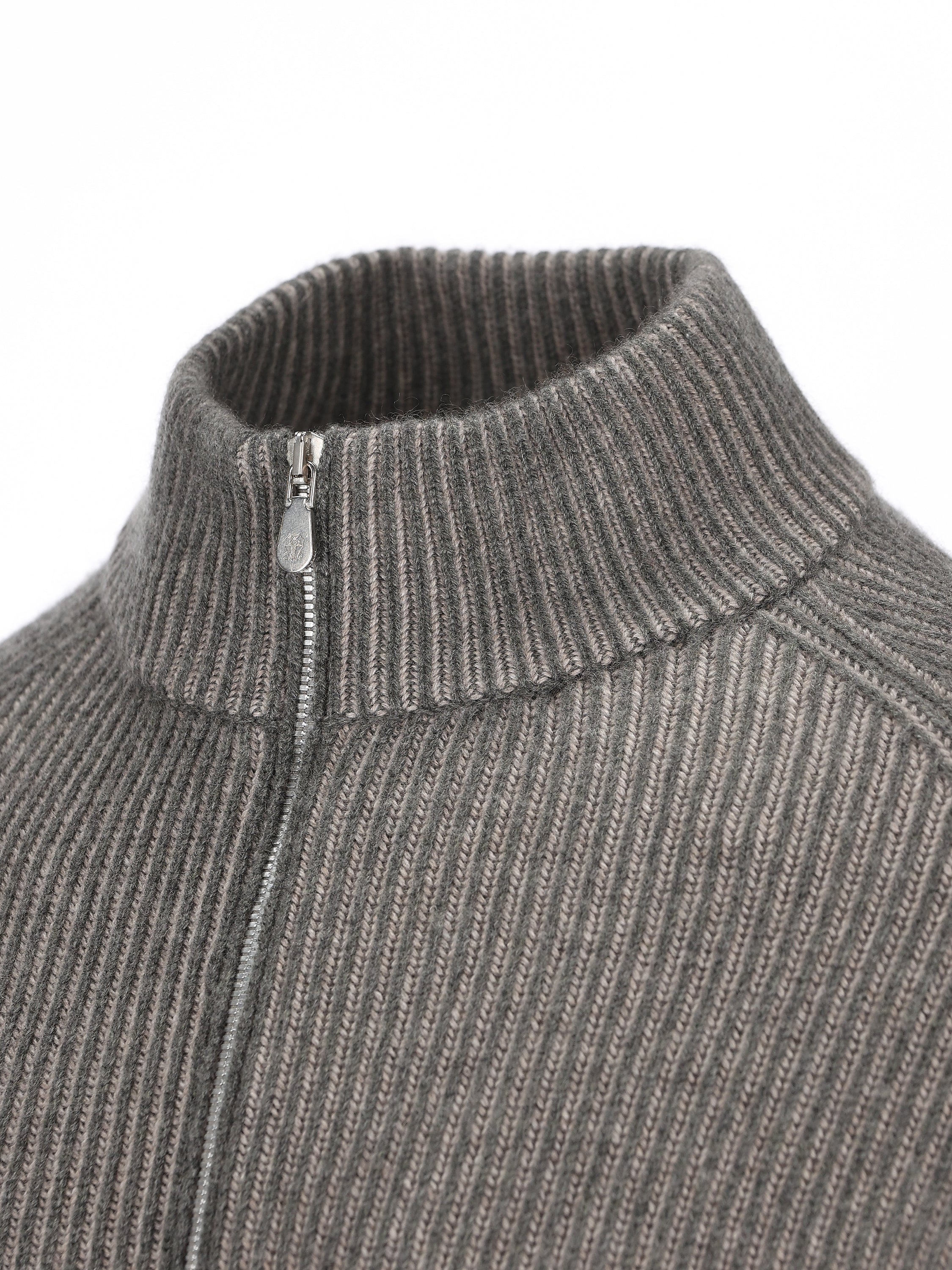Cardigan realizzato in cashmere. M22700506 CDC15 BRUNELLO CUCINELLI 