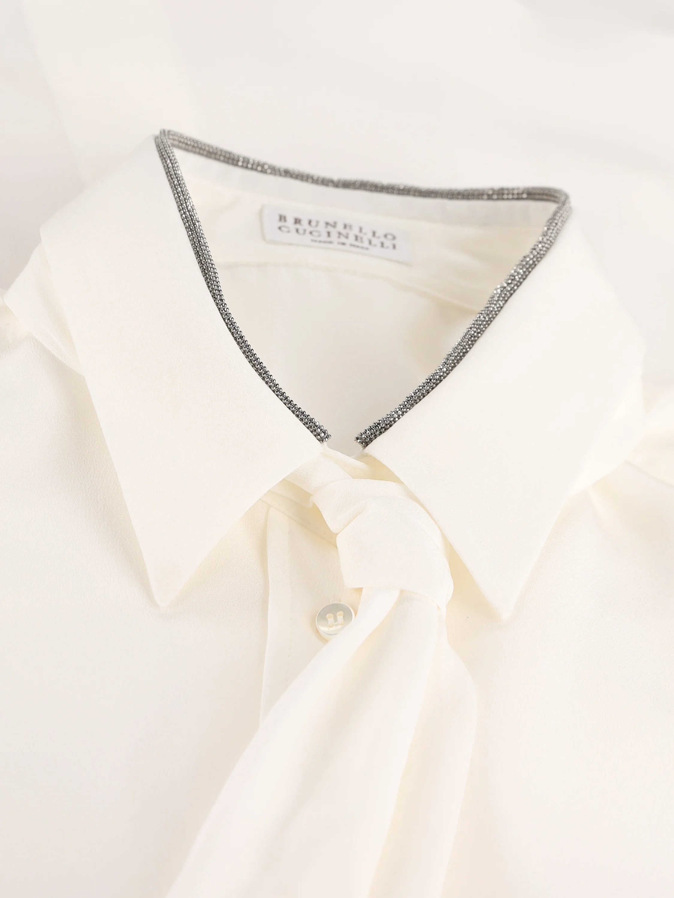 Camicia realizzata in seta. MB993M3A26 C600 BRUNELLO CUCINELLI 