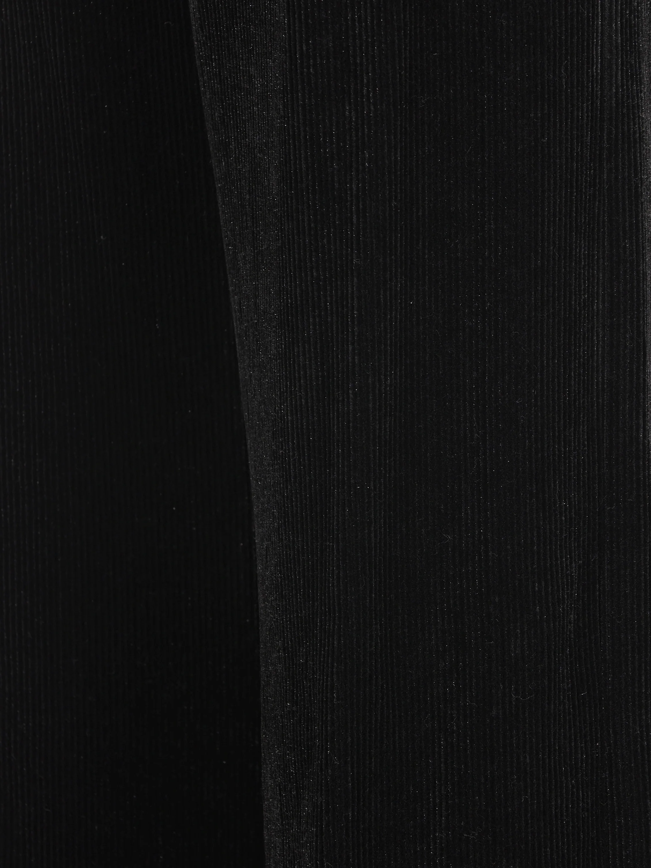 Pantalone realizzato in velluto. MG568P8884 C101 BRUNELLO CUCINELLI 