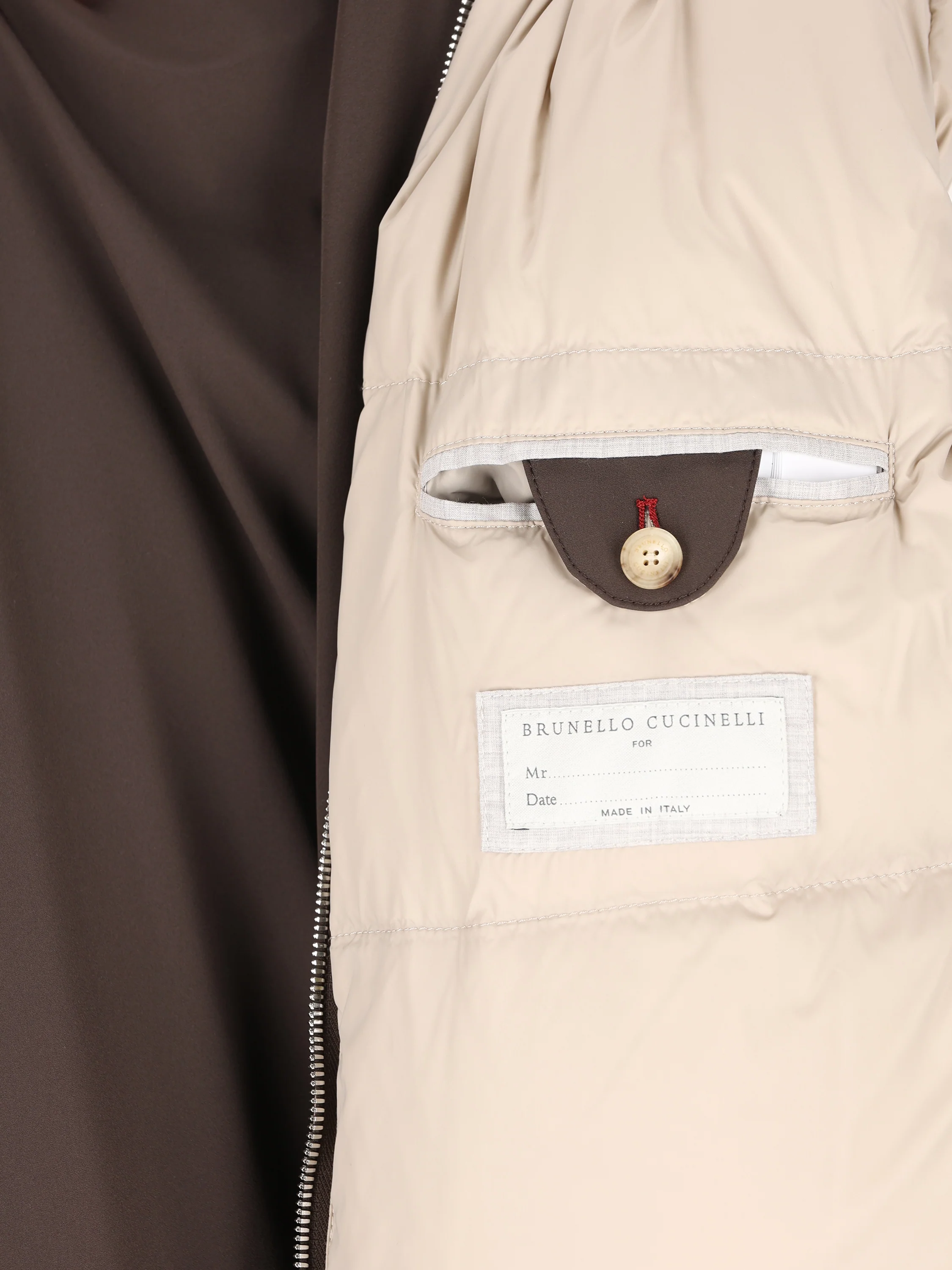 Giacca realizzata in poliammide. MV4061606 C104 BRUNELLO CUCINELLI 