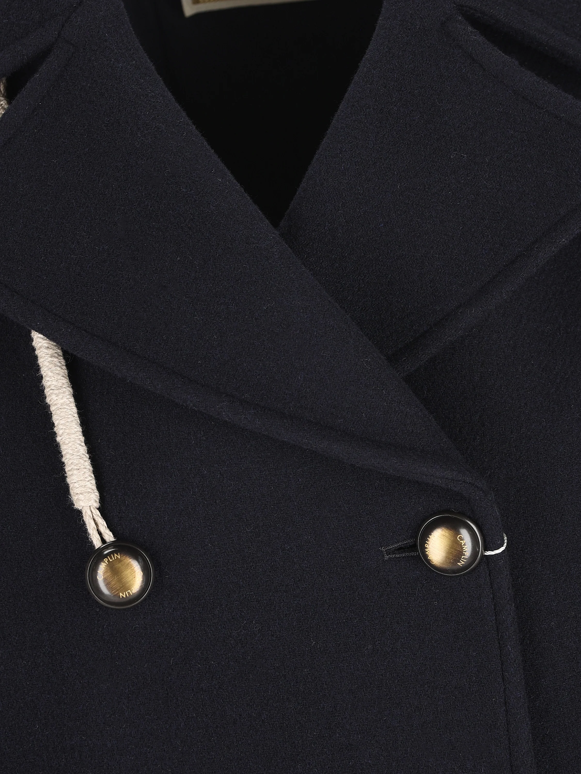 Cappotto realizzato in lana. 38340020 BN CAMPLIN 