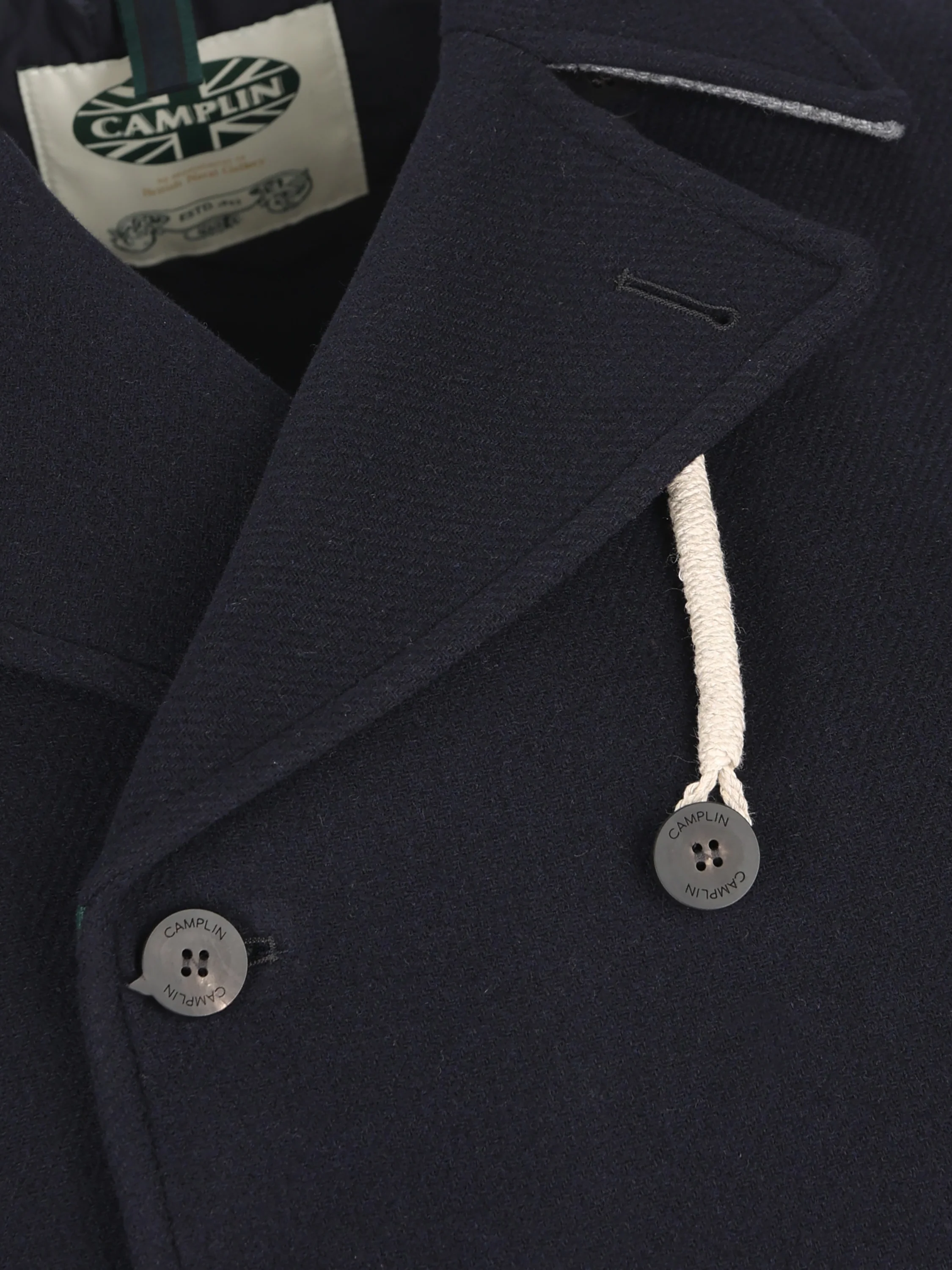Cappotto realizzato in lana. 38340038 BN CAMPLIN 