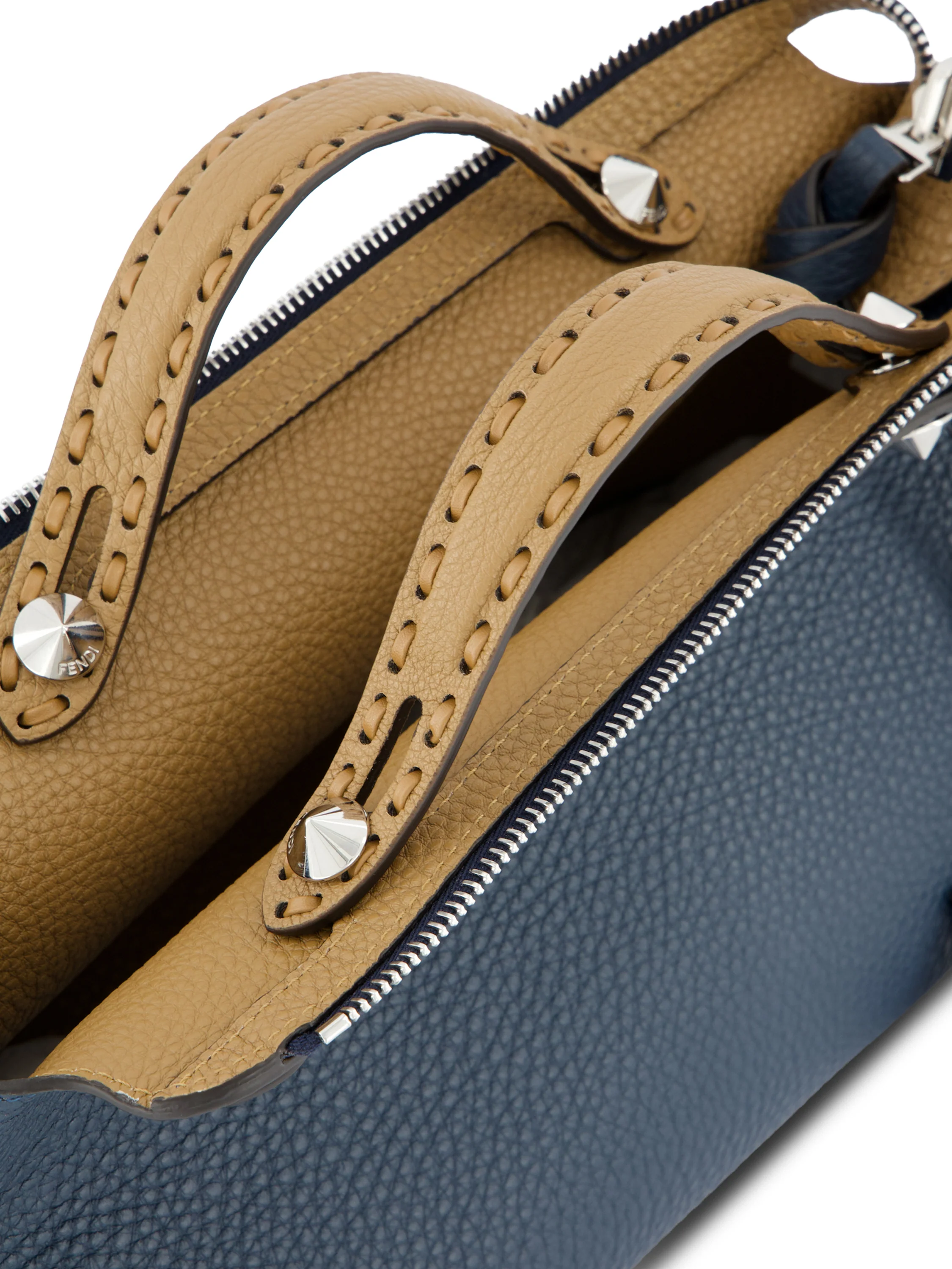 Borsa realizzata in pelle. 8BL155 AVTDF1UR9 FENDI