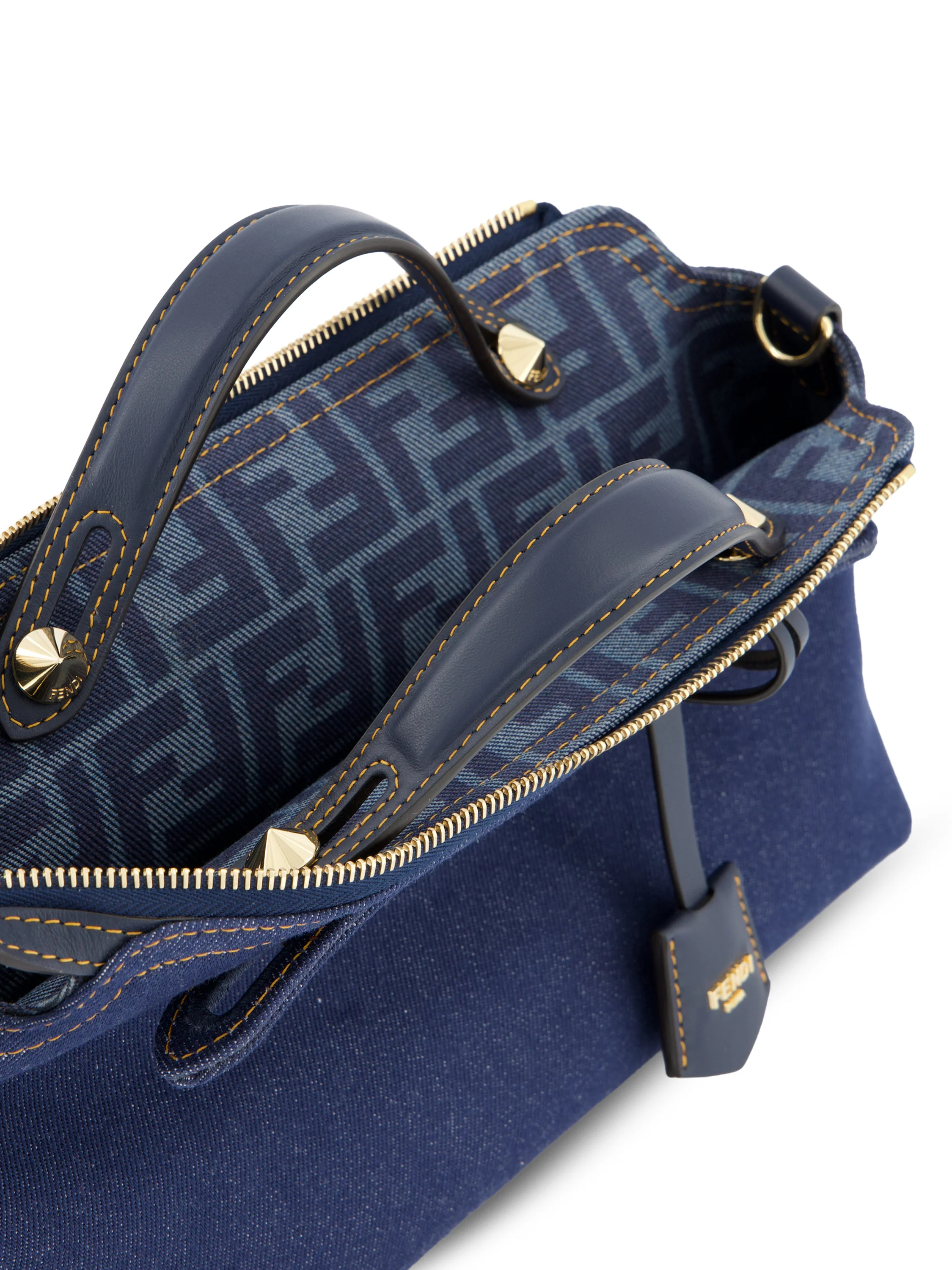  8BL155 AWPOF0NAP FENDI 