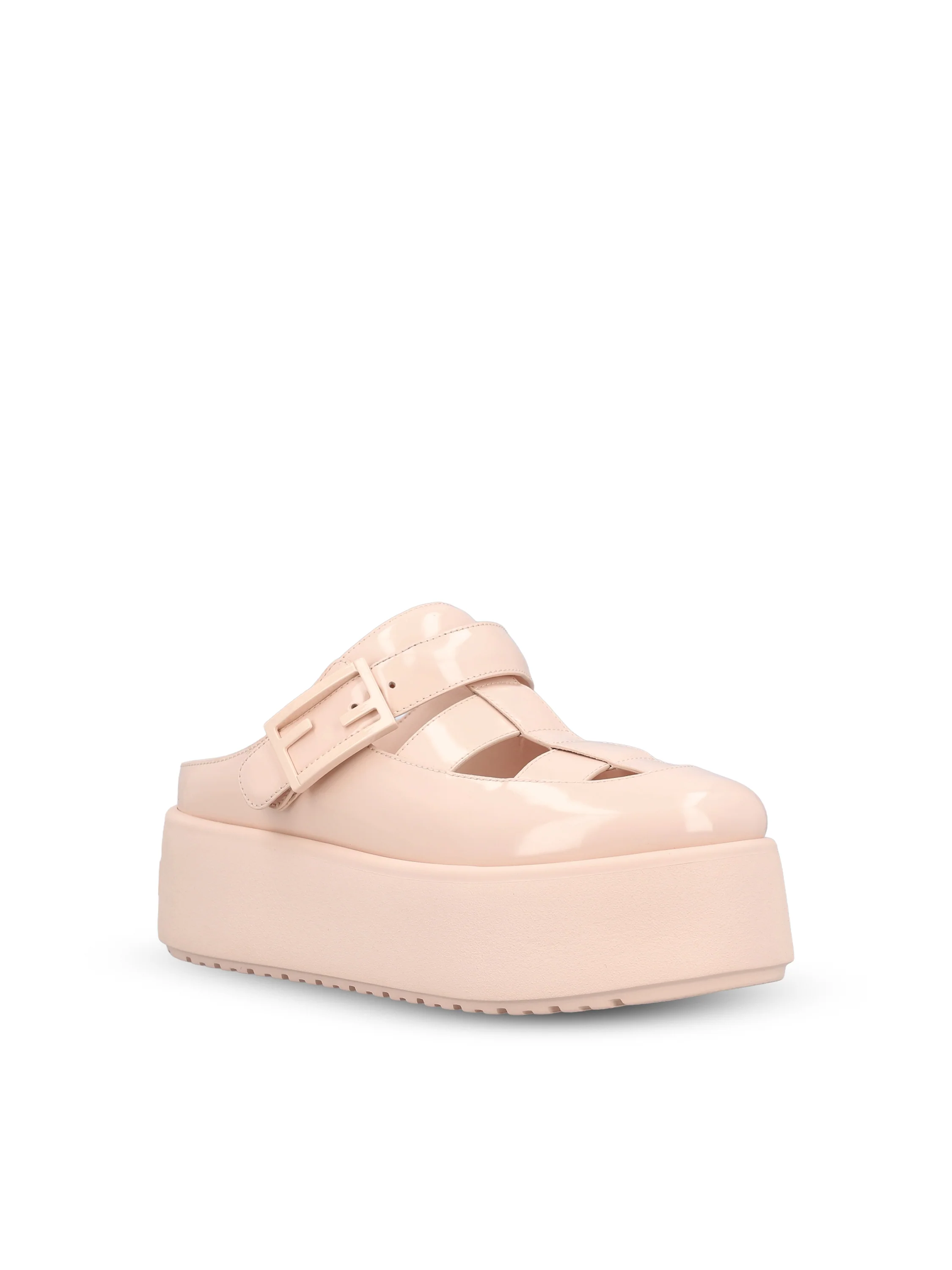 Sabot realizzate in pelle di vitello. 8R8997 69FF0QE5 FENDI