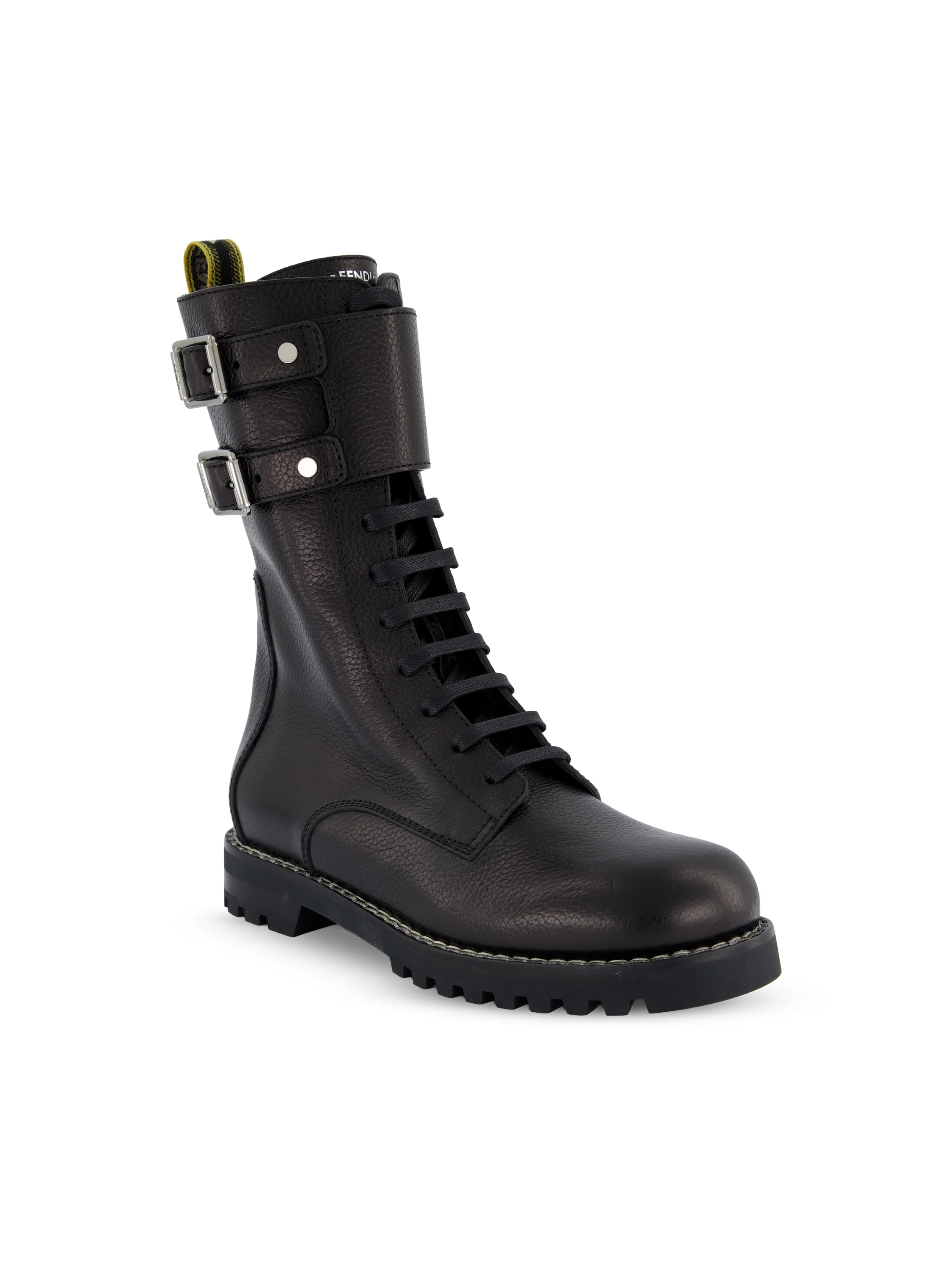 Stivali realizzati in pelle di vitello. 8T9050 AY0NF0QA1 FENDI