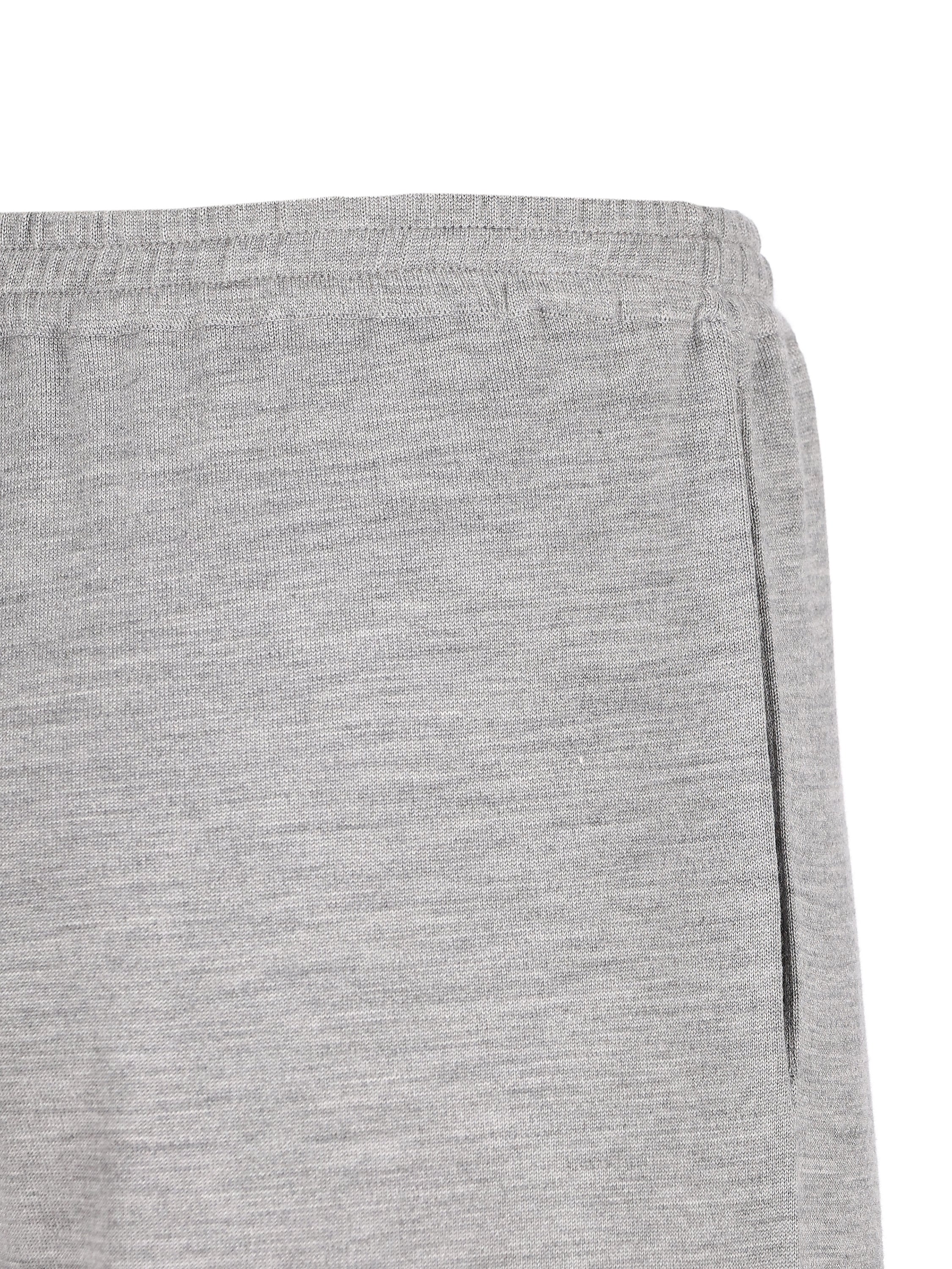 Pantaloni realizzati in lana e seta. A0040R XKFRU1089 GUCCI 