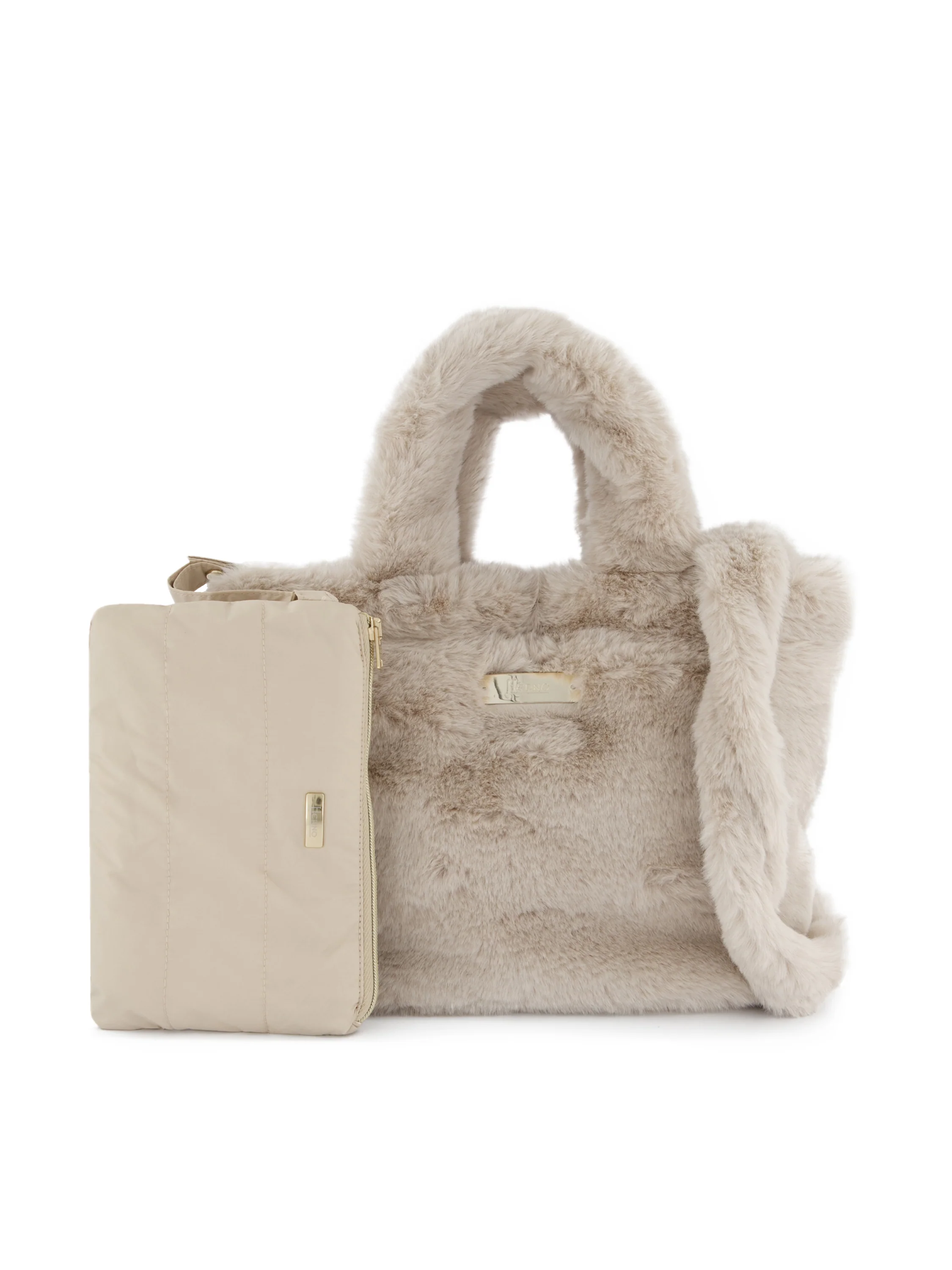 Borsa realizzata in pelliccia sintetica. BAG00012D 124221985 HERNO 