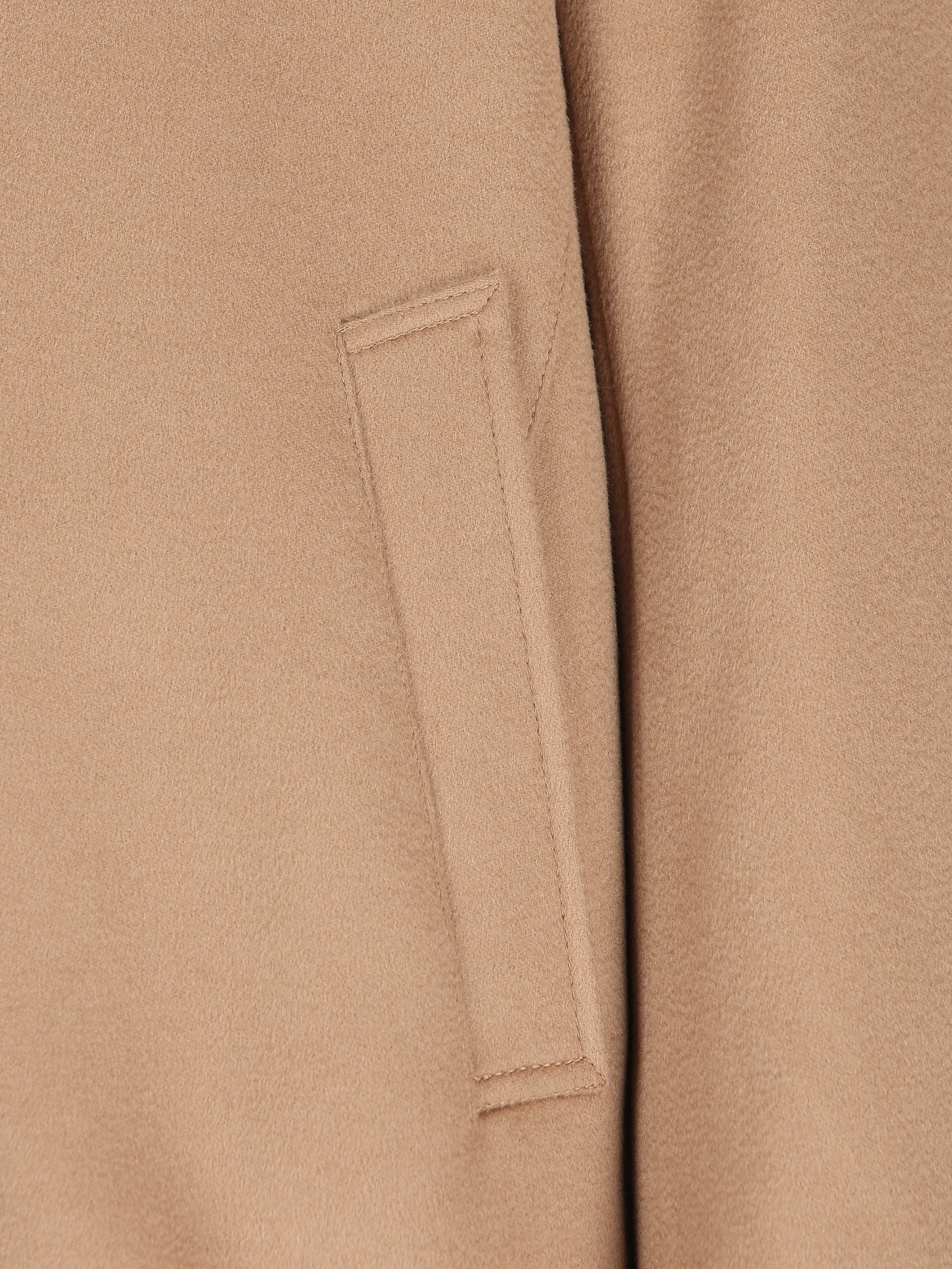Giacca realizzata in cashmere. GC000124U 381262159 HERNO