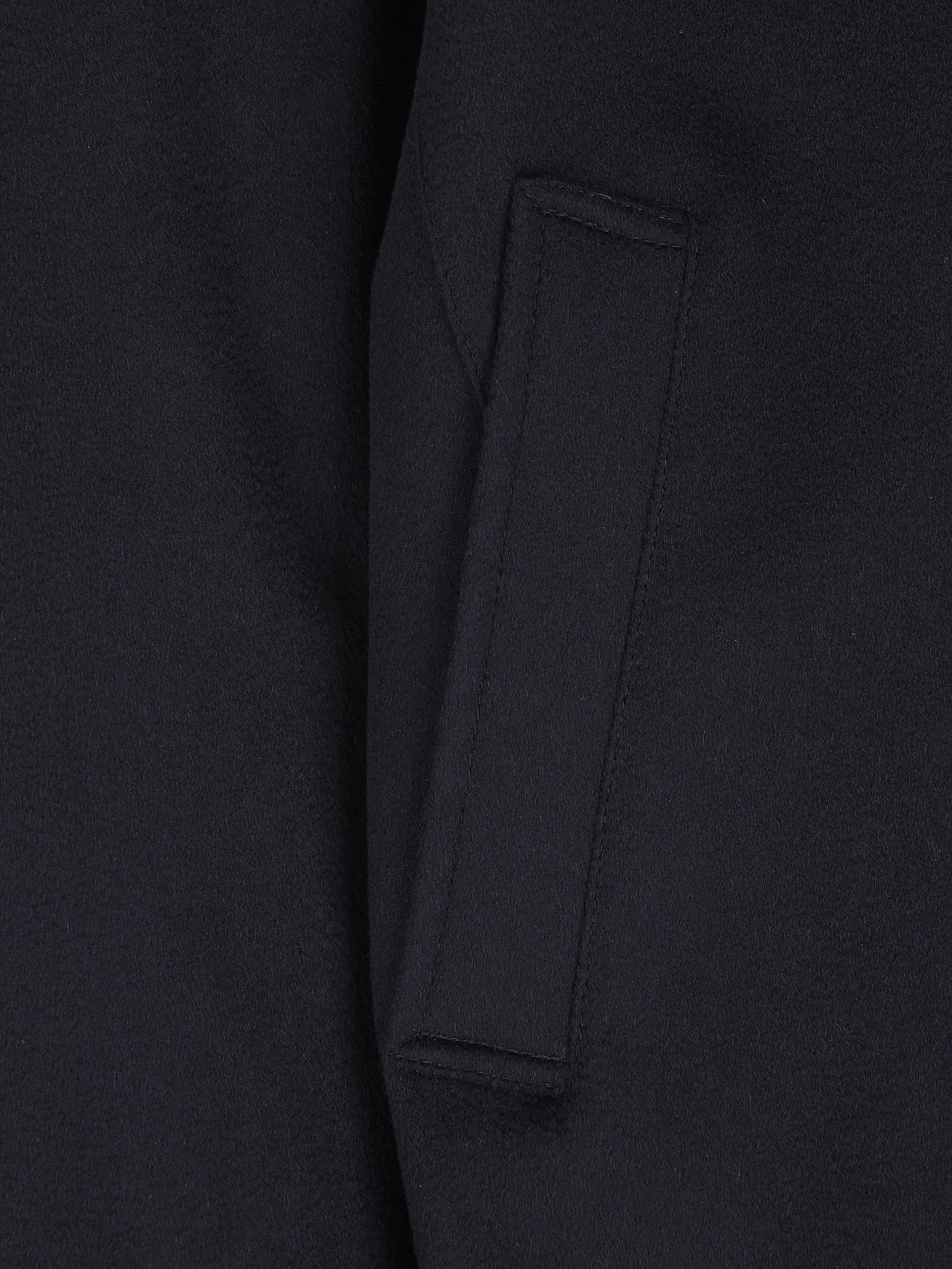 Giacca realizzata in cashmere. GC000124U 381269290 HERNO