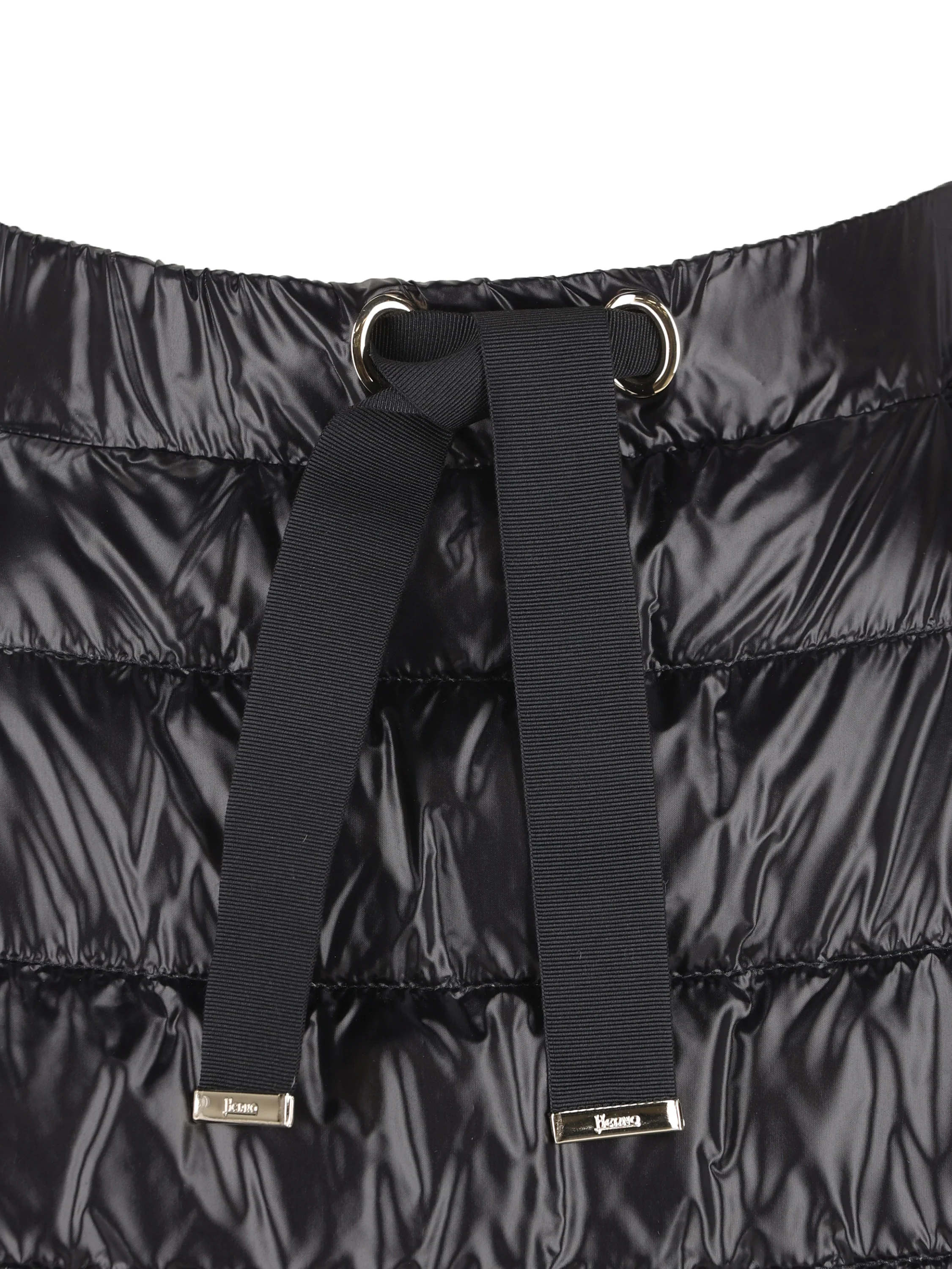 Gonna realizzata in nylon. GP000002D 12017Z9300 HERNO 