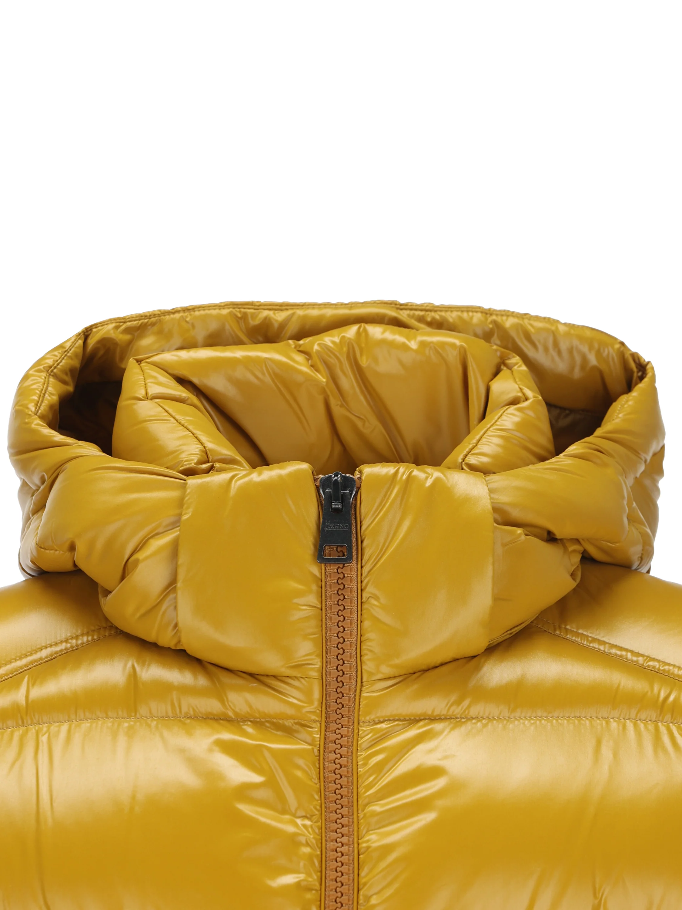 Piumino realizzato in poliammide. PI001416U 129733950 HERNO 