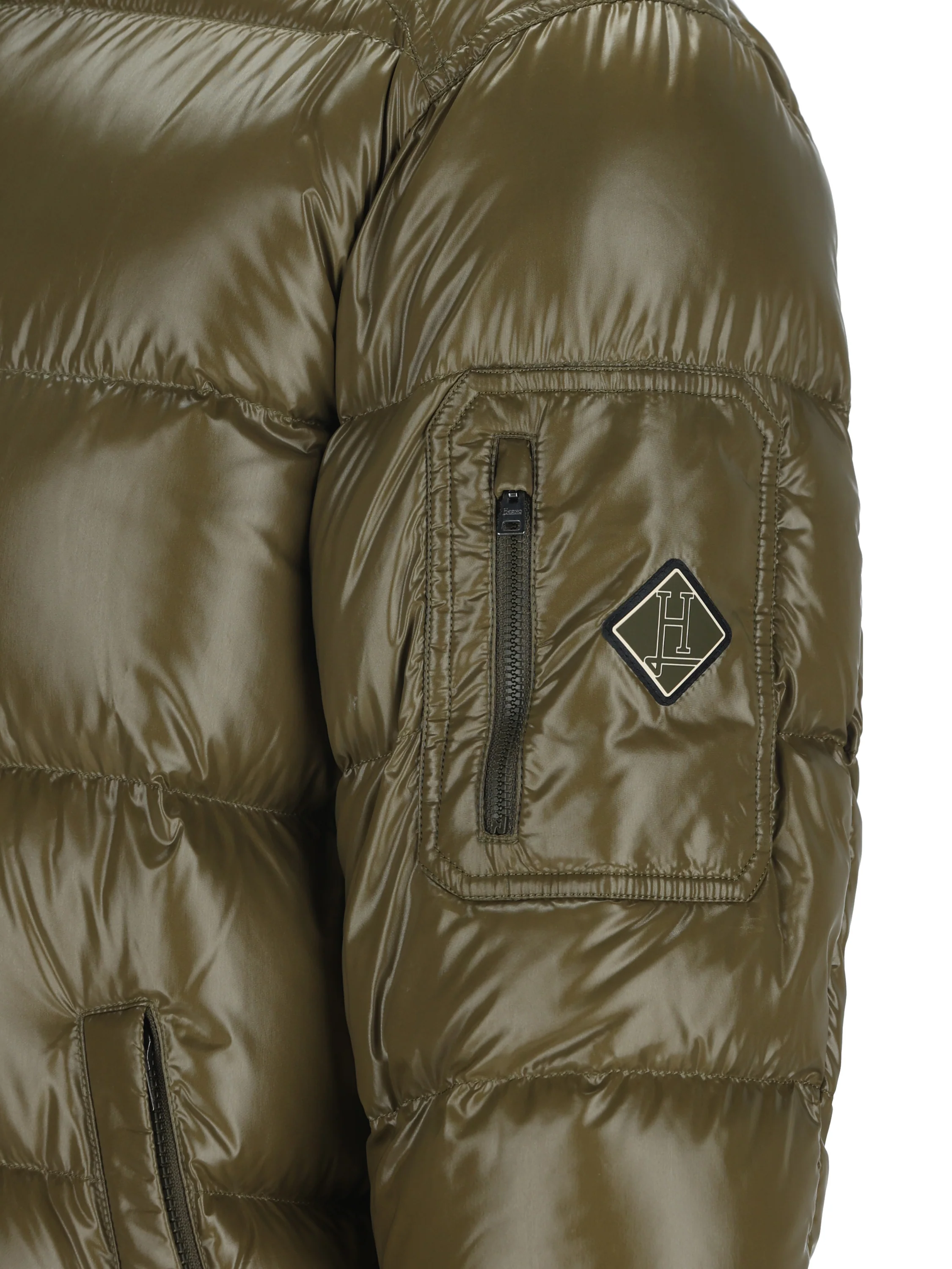 Piumino realizzato in poliammide. PI001416U 129737740 HERNO