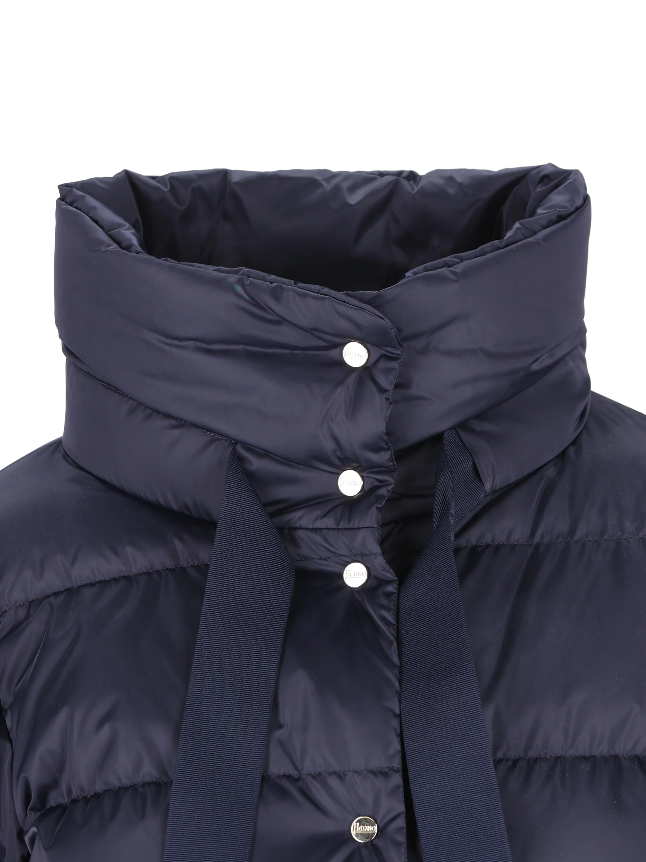 Piumino corto in raso. PI001936D 12170Z9202 HERNO 