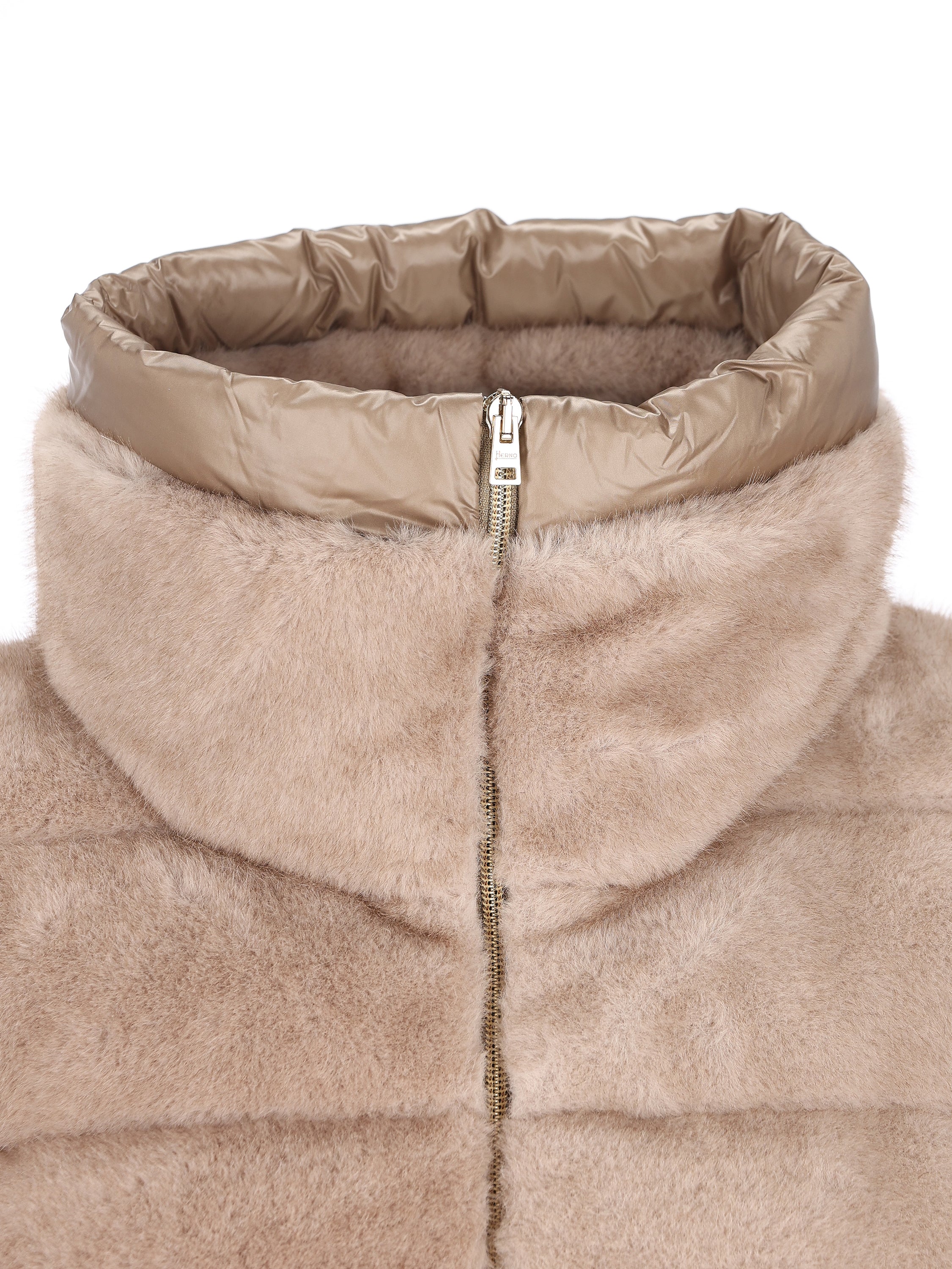 Gilet realizzato in poliestere. PI002282D 129411985 HERNO 