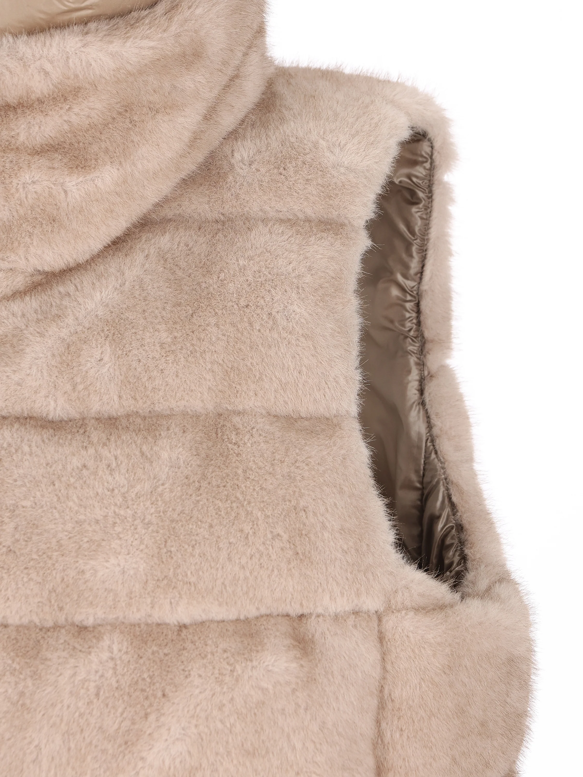 Gilet realizzato in poliestere. PI002282D 129411985 HERNO