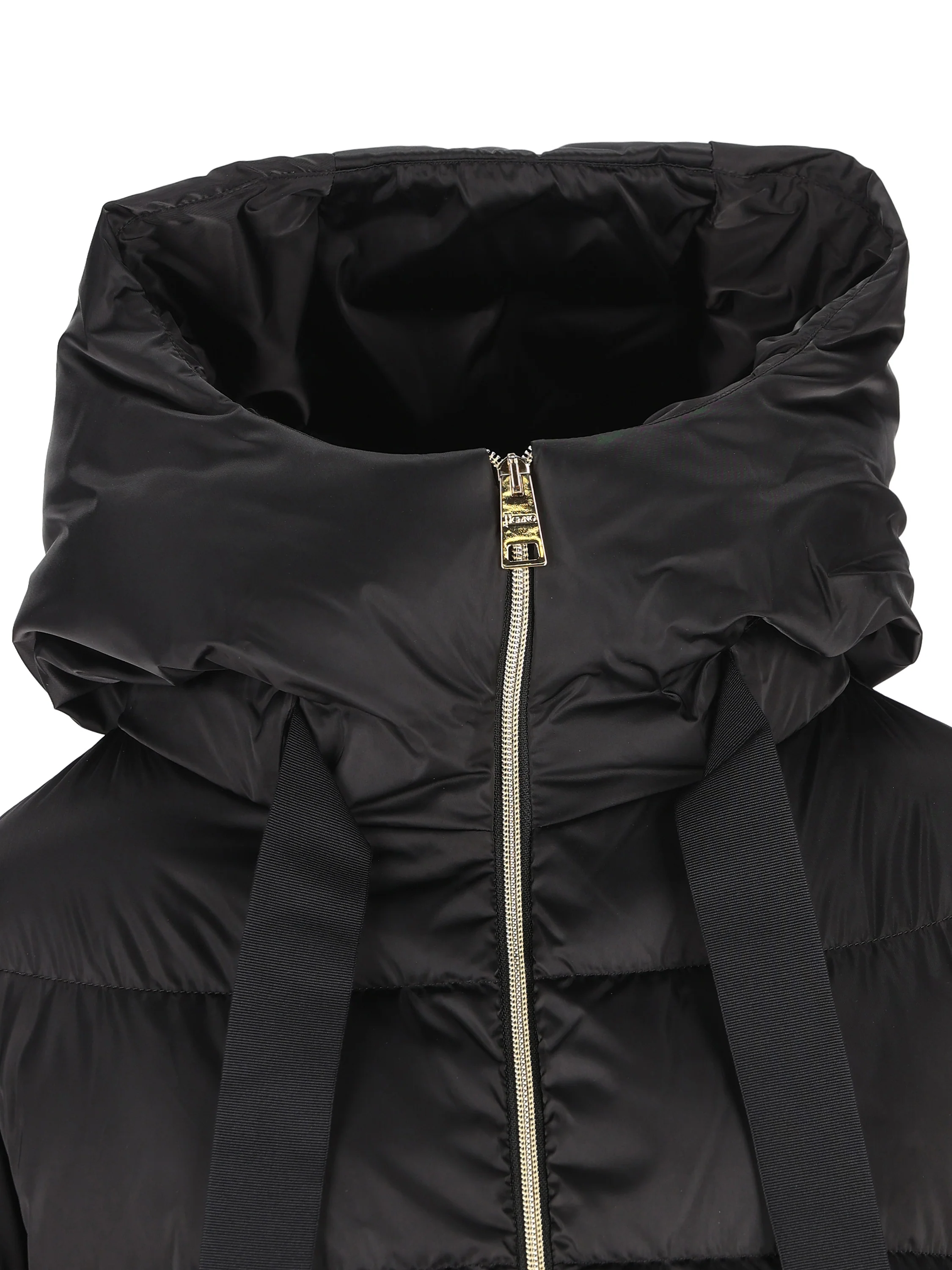 Piumino realizzato in poliestere. PI1304D 12170Z9300 HERNO 