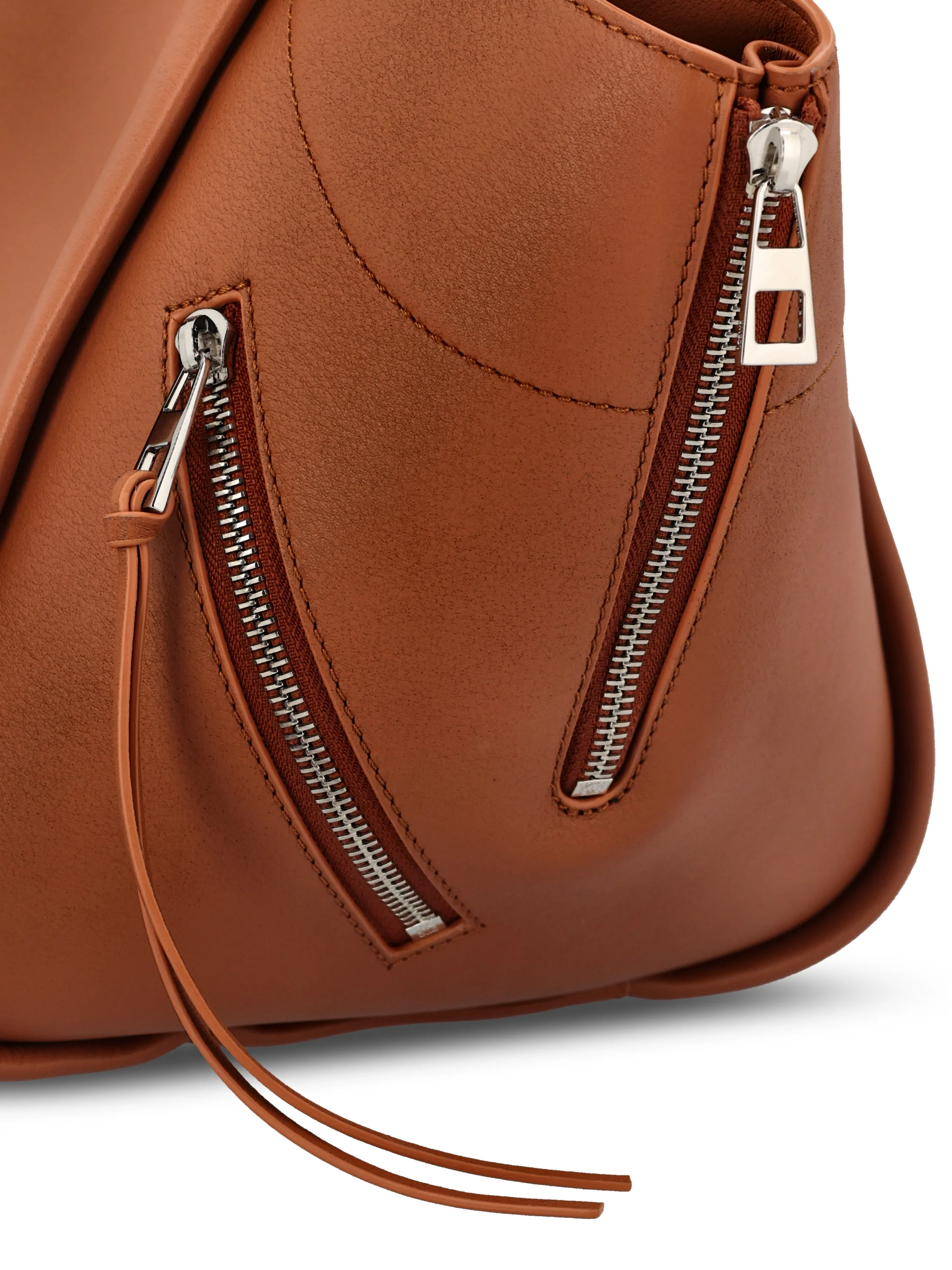 Borsa realizzata in pelle di vitello. A538HHBX07 4927 LOEWE 