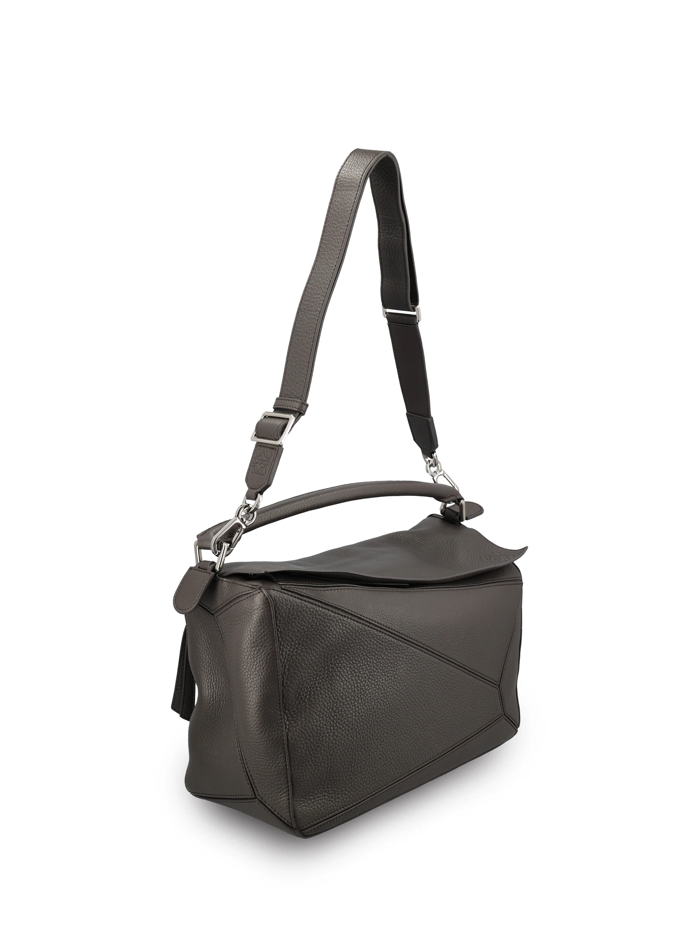 Borsa realizzata in pelle di vitello. B510PNLX03 1220 LOEWE 