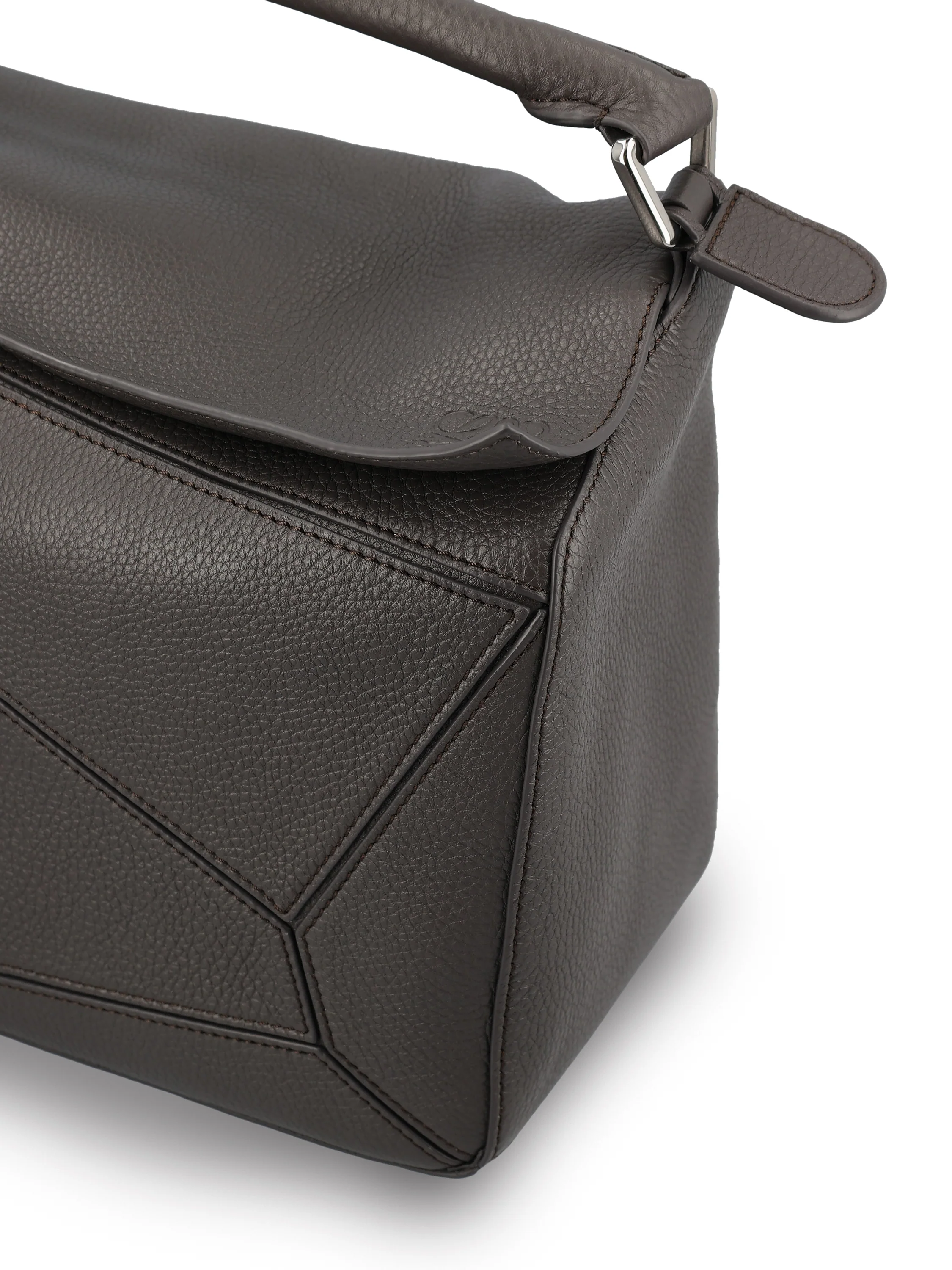 Borsa realizzata in pelle di vitello. B510PNLX03 1220 LOEWE 