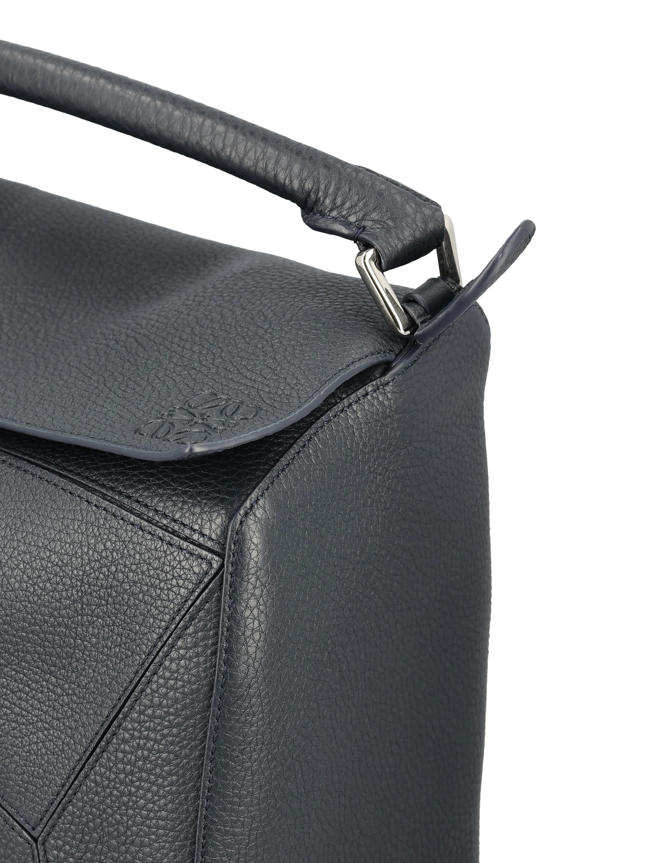 Borsa realizzata in pelle. B510PNLX03 5544 LOEWE 